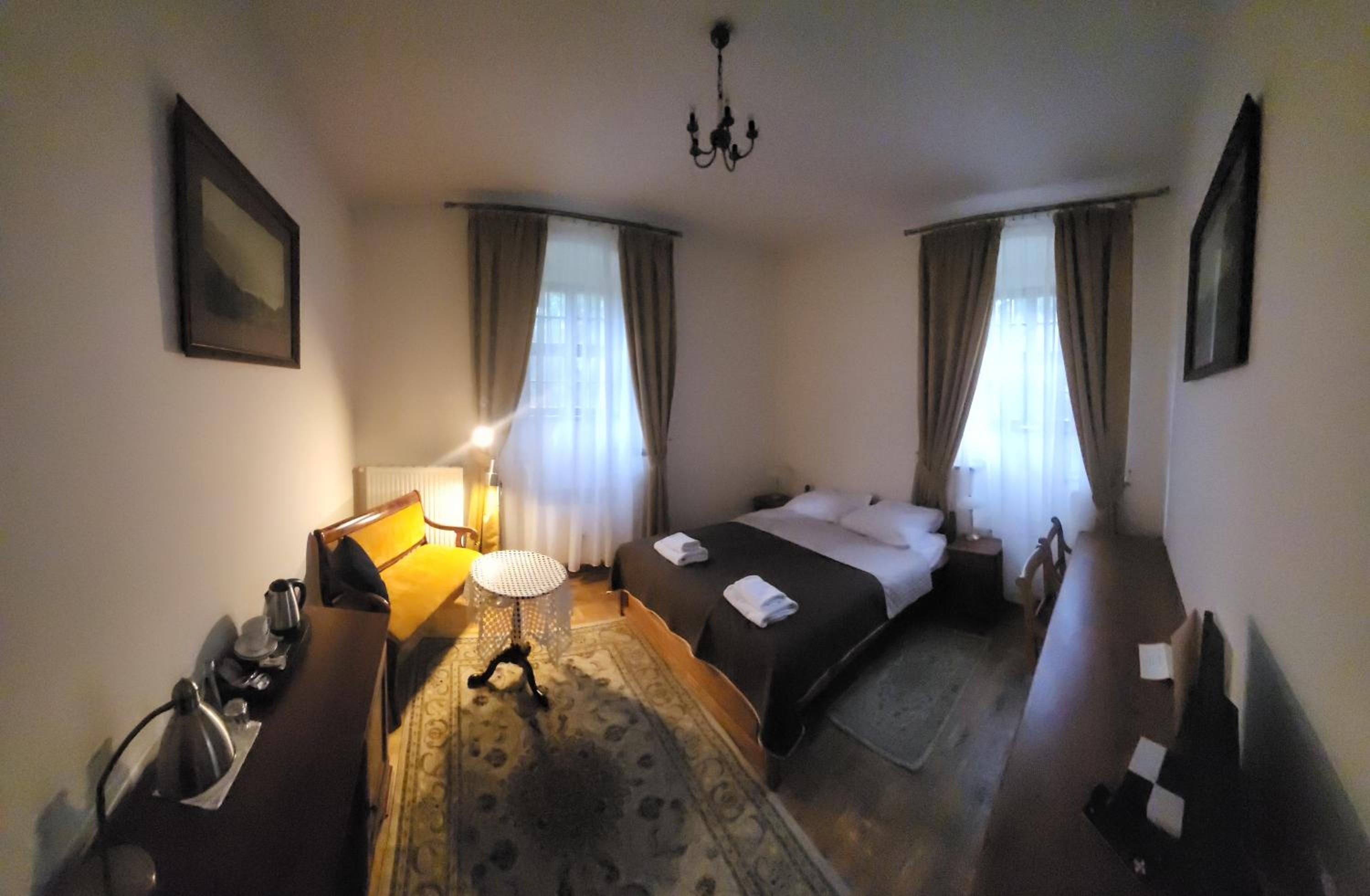 Budget Double Room photo 1