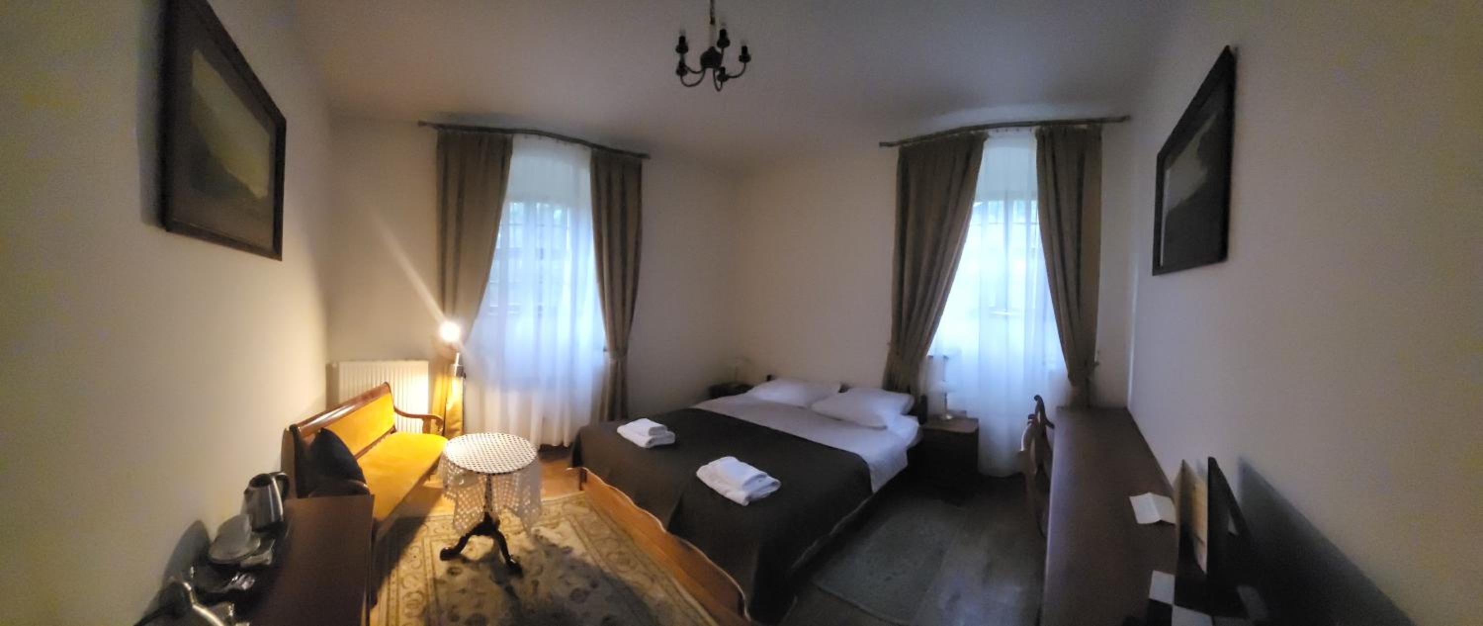 Budget Double Room photo 2