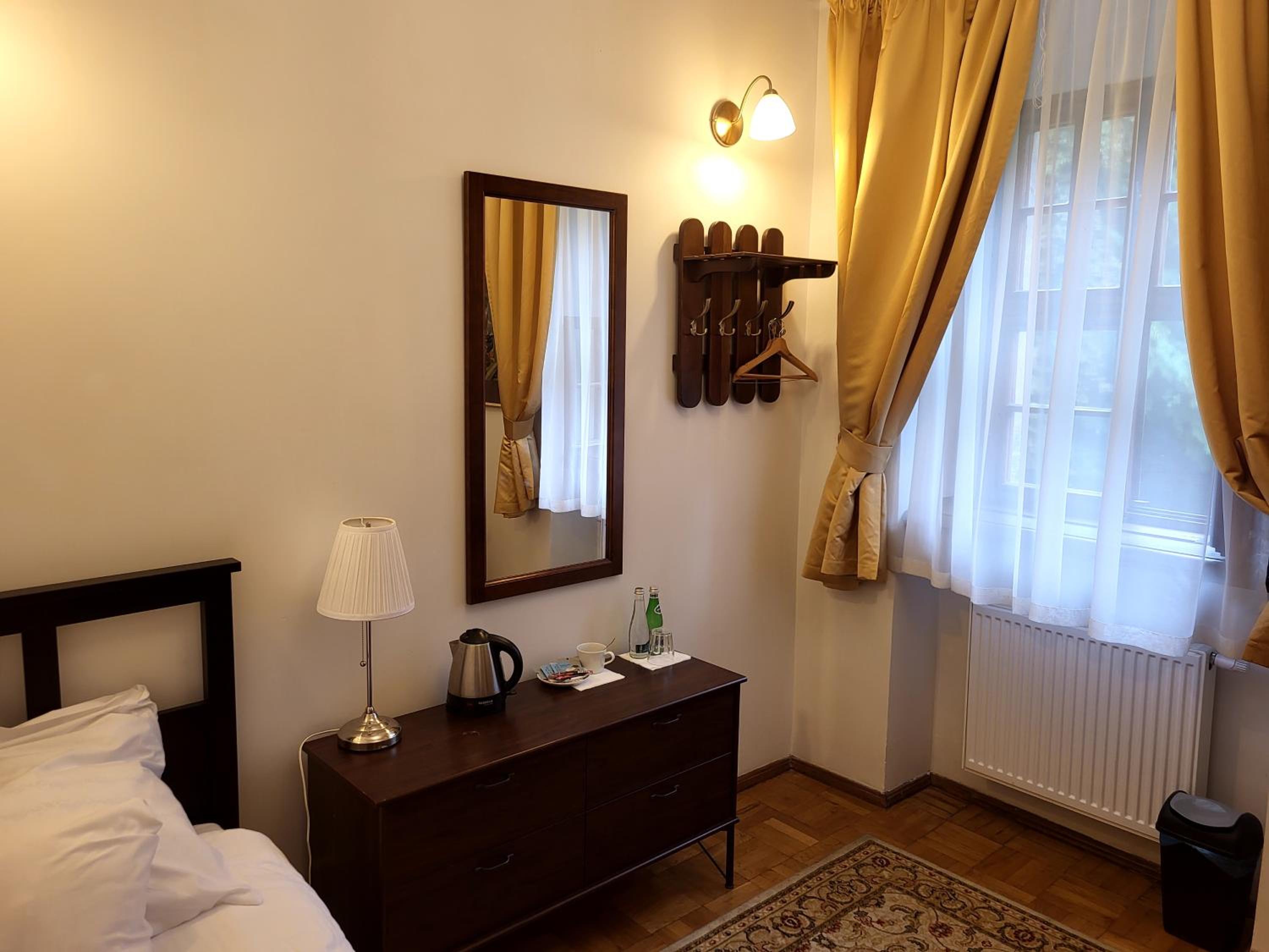 Standard Single Room with Shower photo 2