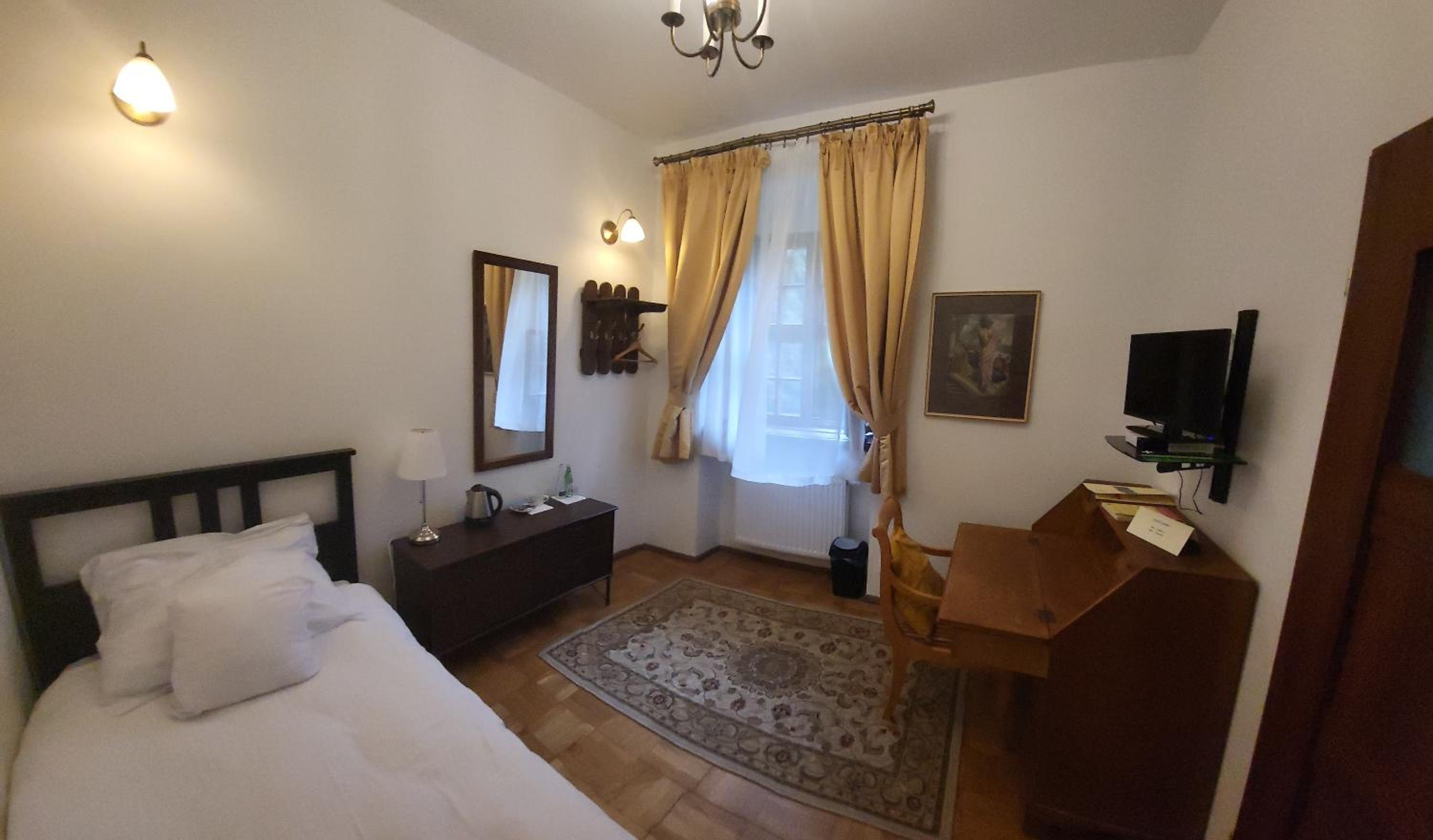 Standard Single Room with Shower photo 1