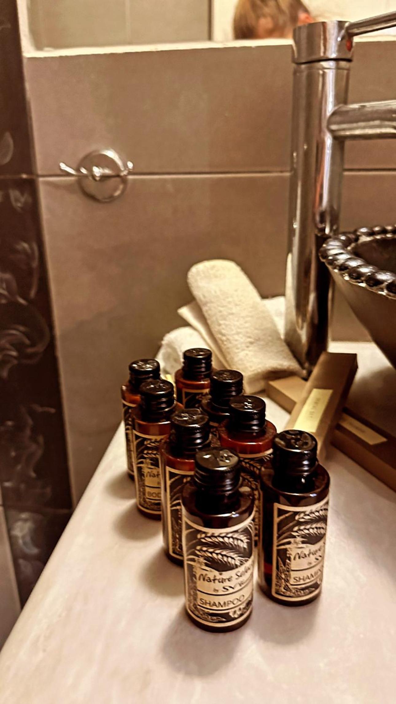 Superior King Suite - Photo 8