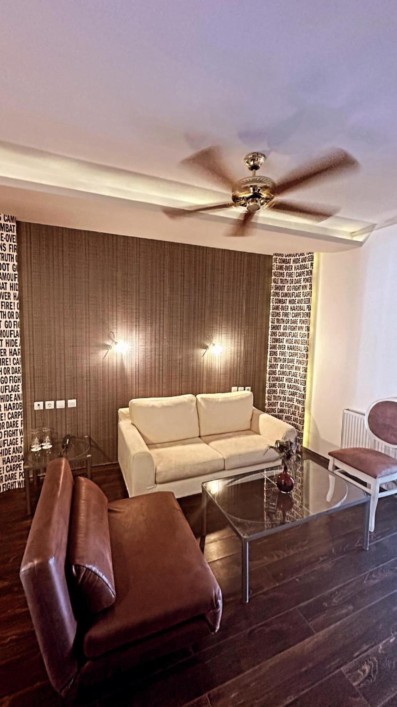 Superior King Suite - Photo 11