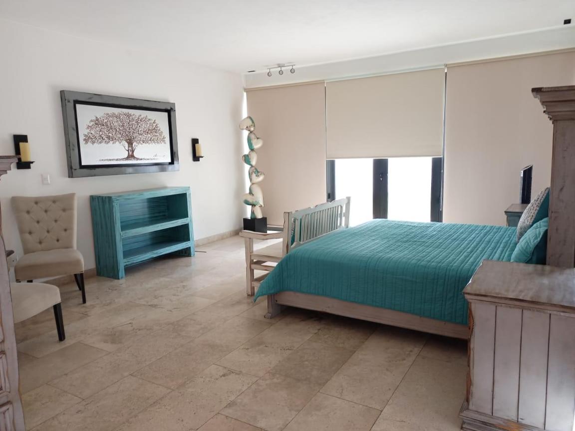 Three-Bedroom Villa photo 2