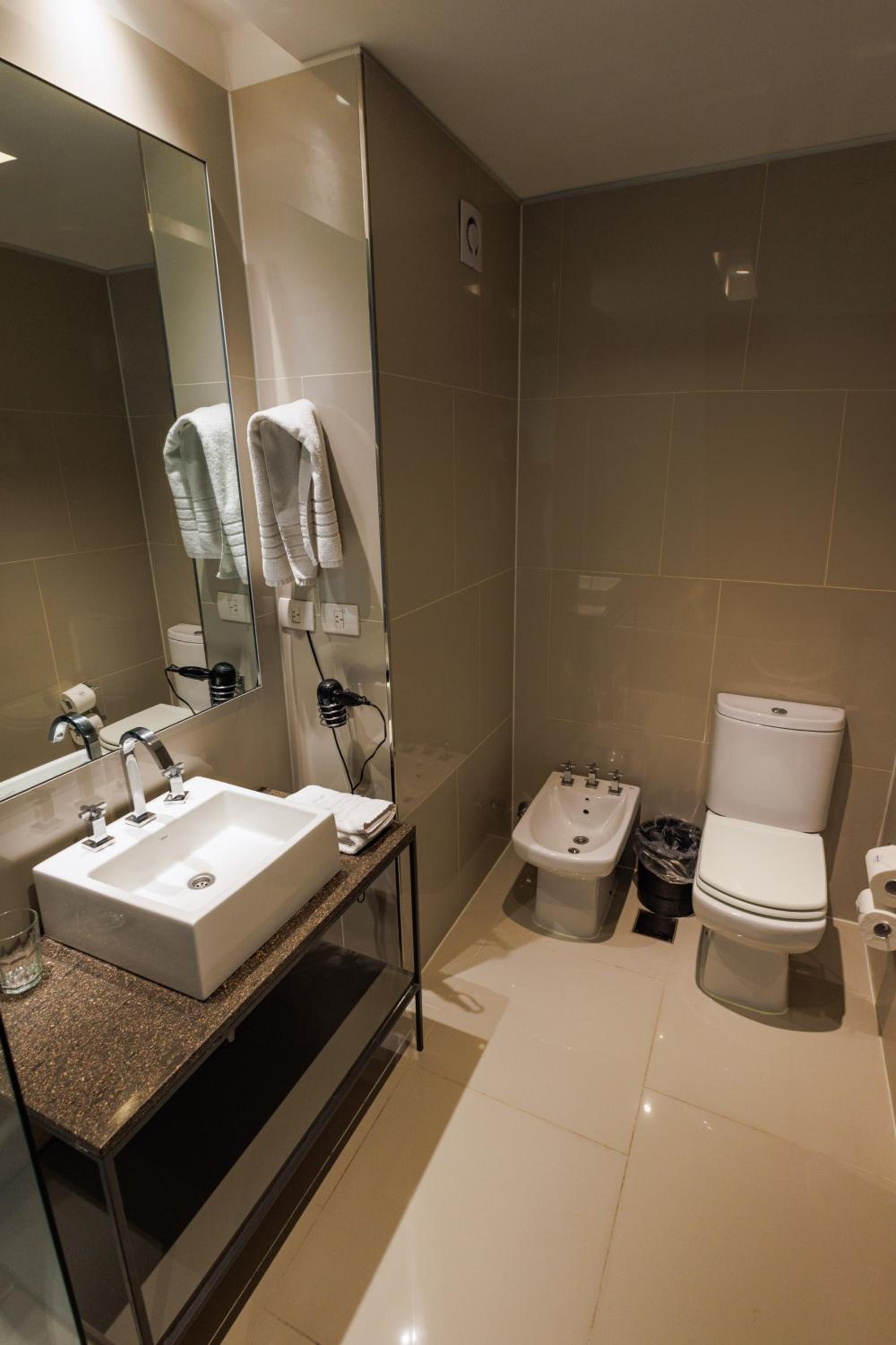 Triple Room thumbnail 6