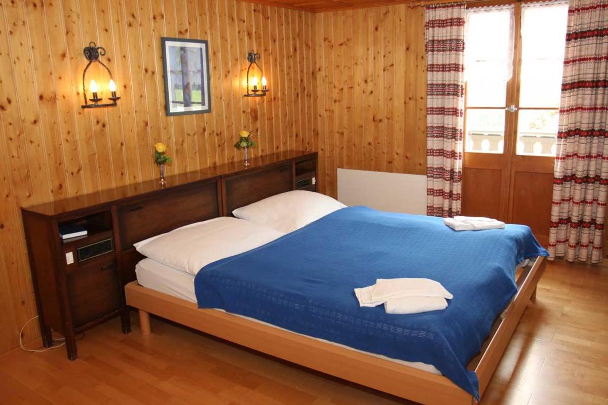Double Room with Shared Bathroom photo 2