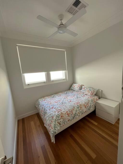 Three-Bedroom House photo 3