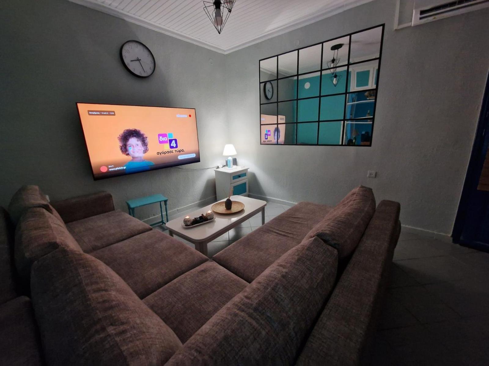 Two-Bedroom House photo 2
