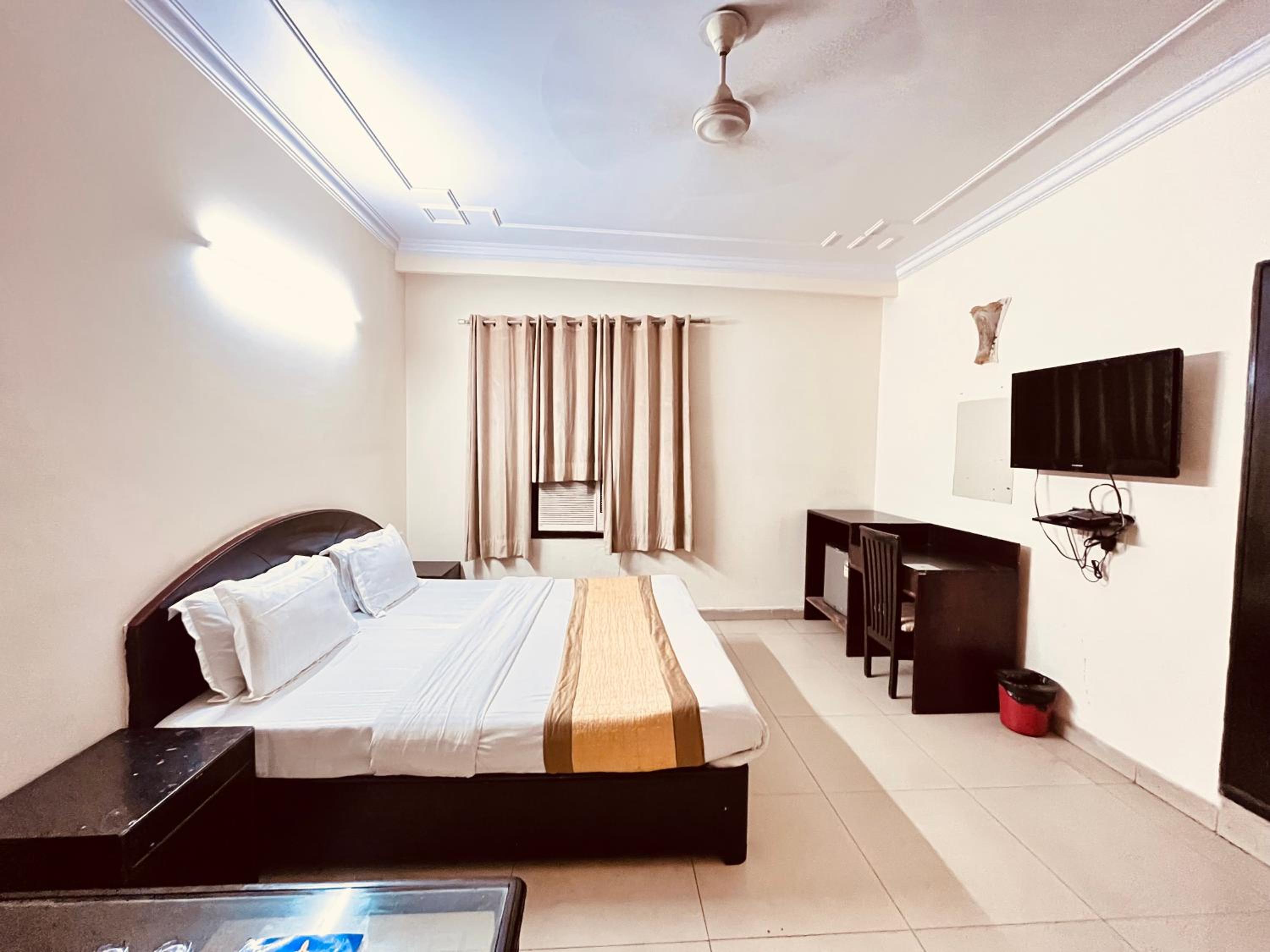 Double Room - Photo 3