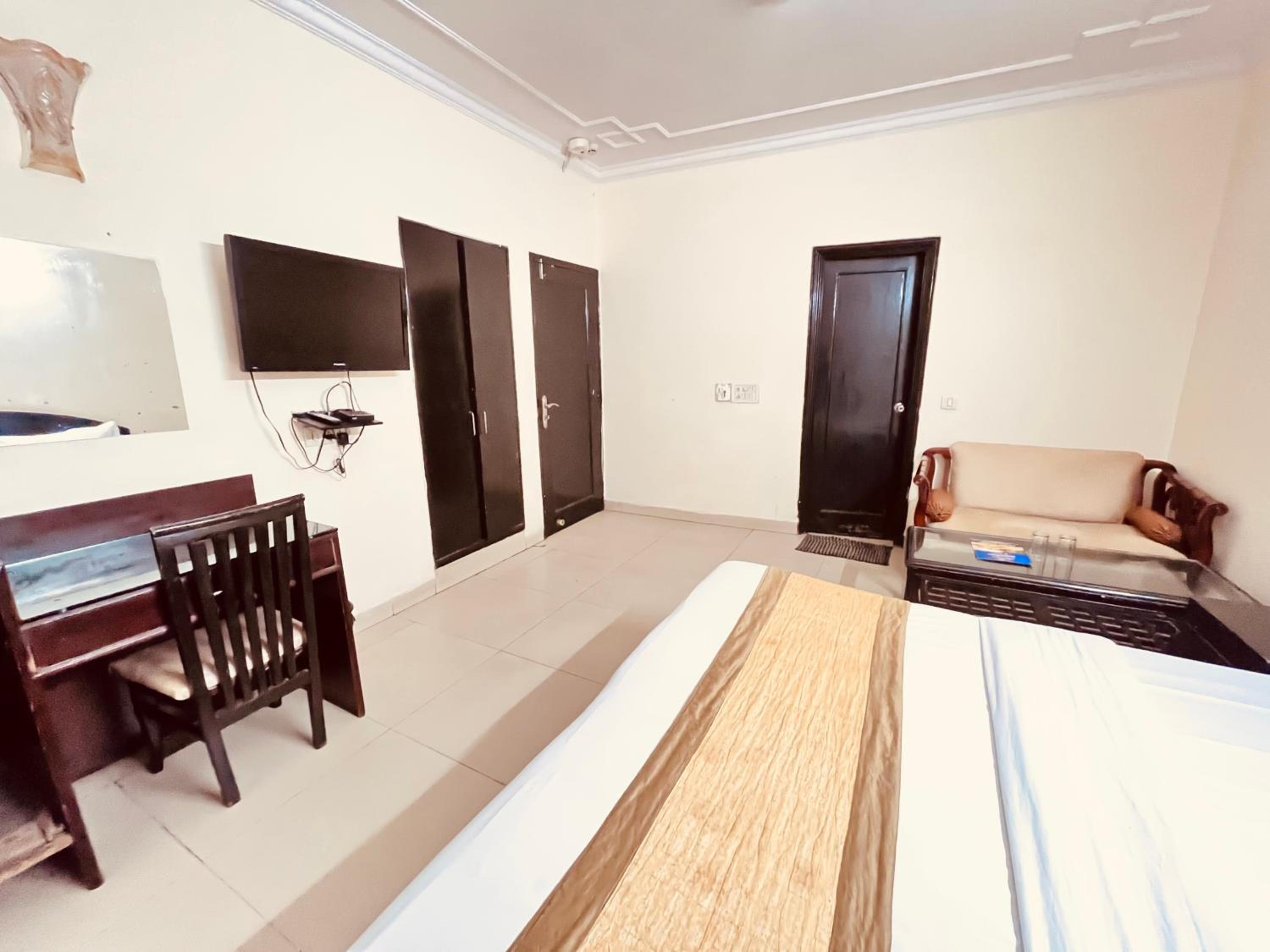 Double Room - Photo 22