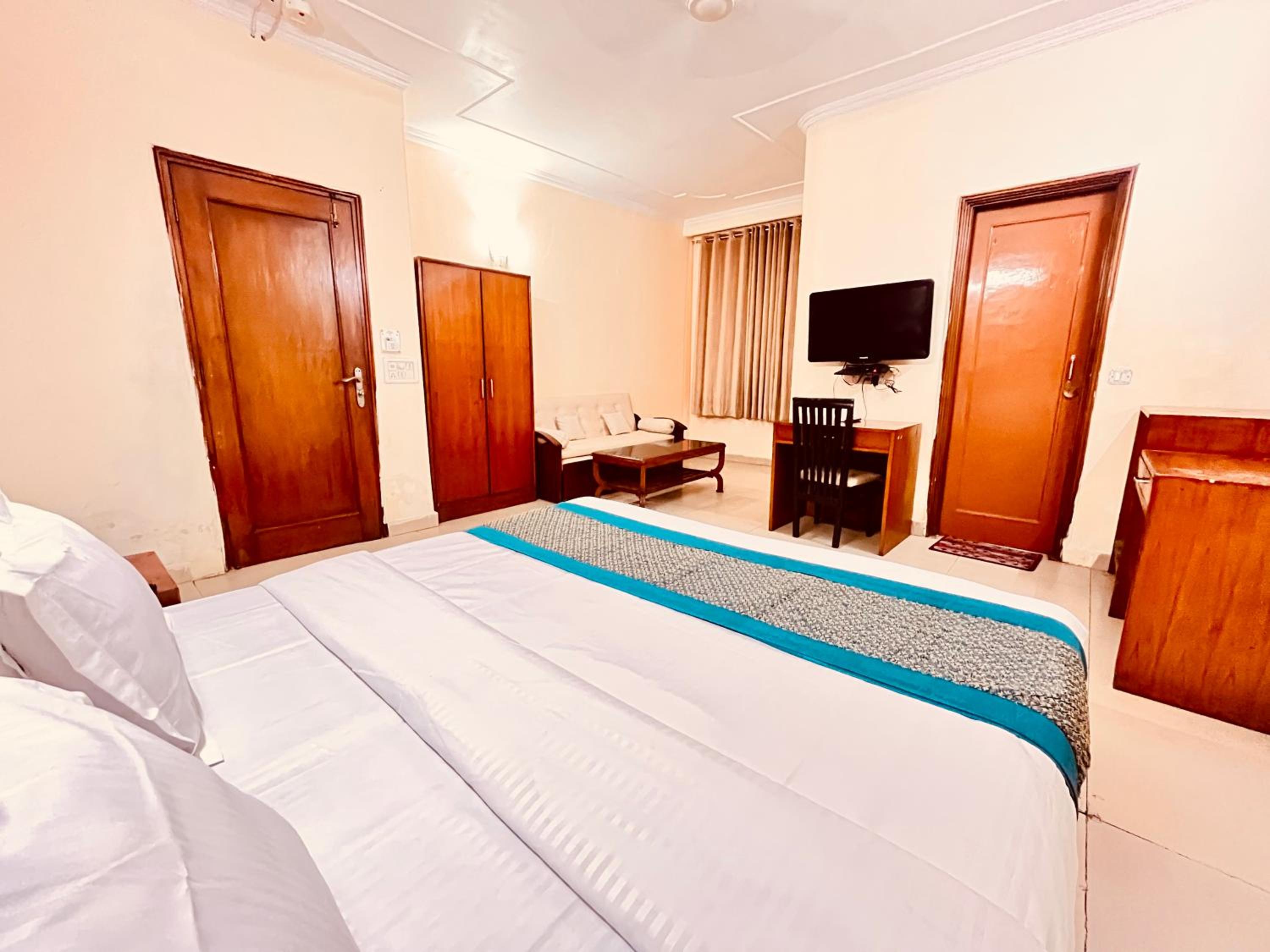Double Room - Photo 4