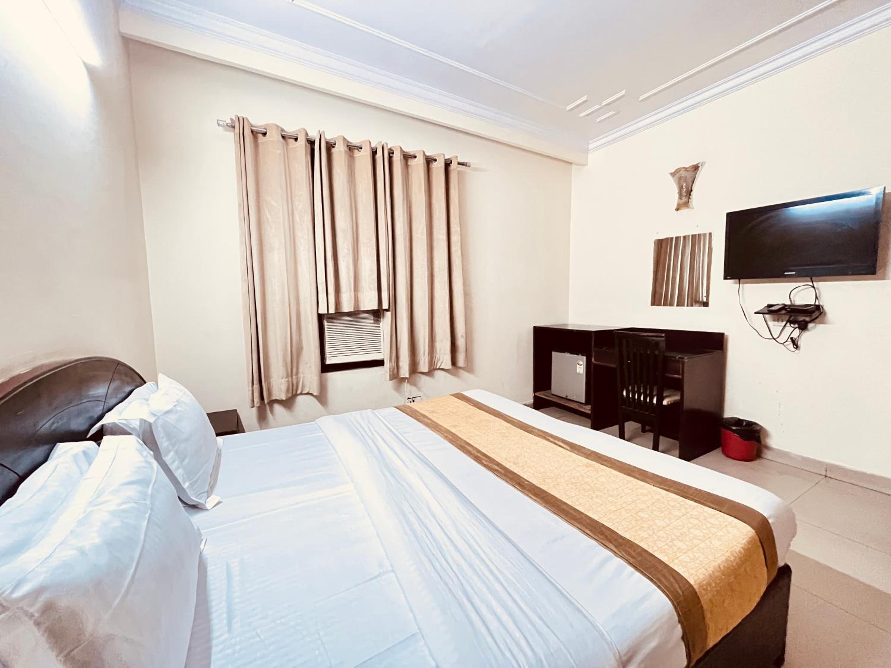 Double Room - Photo 23