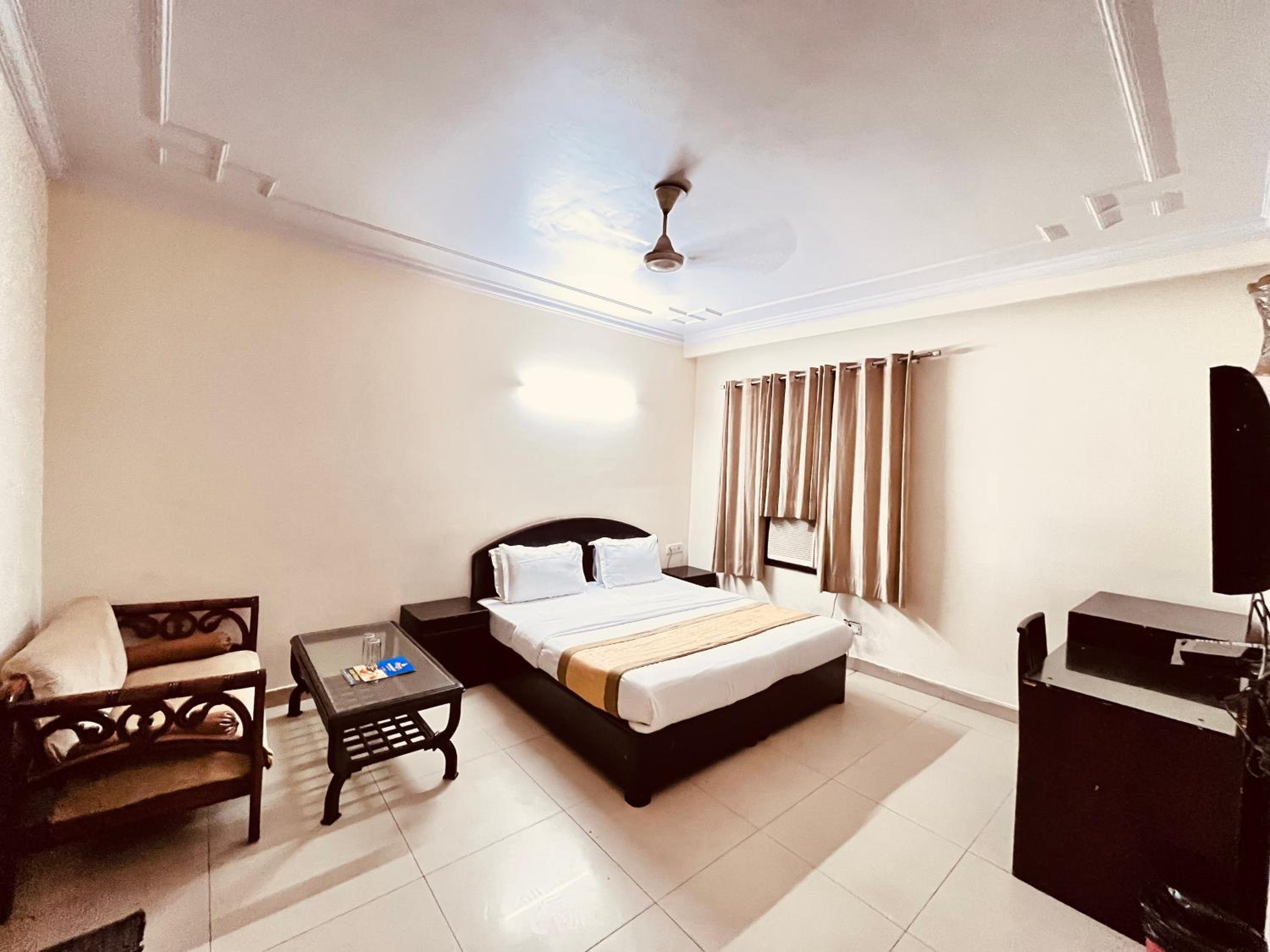 Double Room - Photo 15