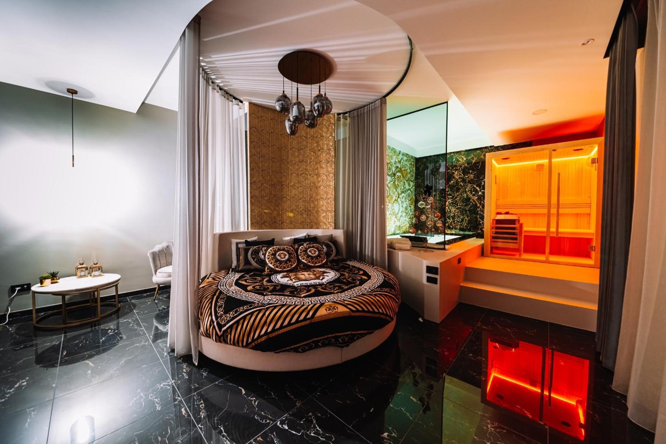 King Suite With Spa Bath