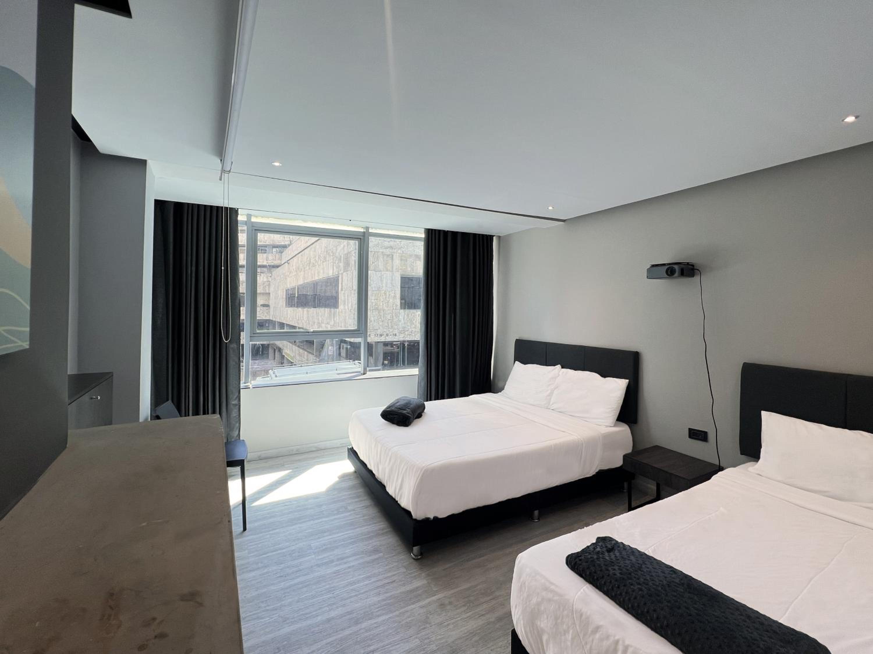 Large Double Room - Photo 1