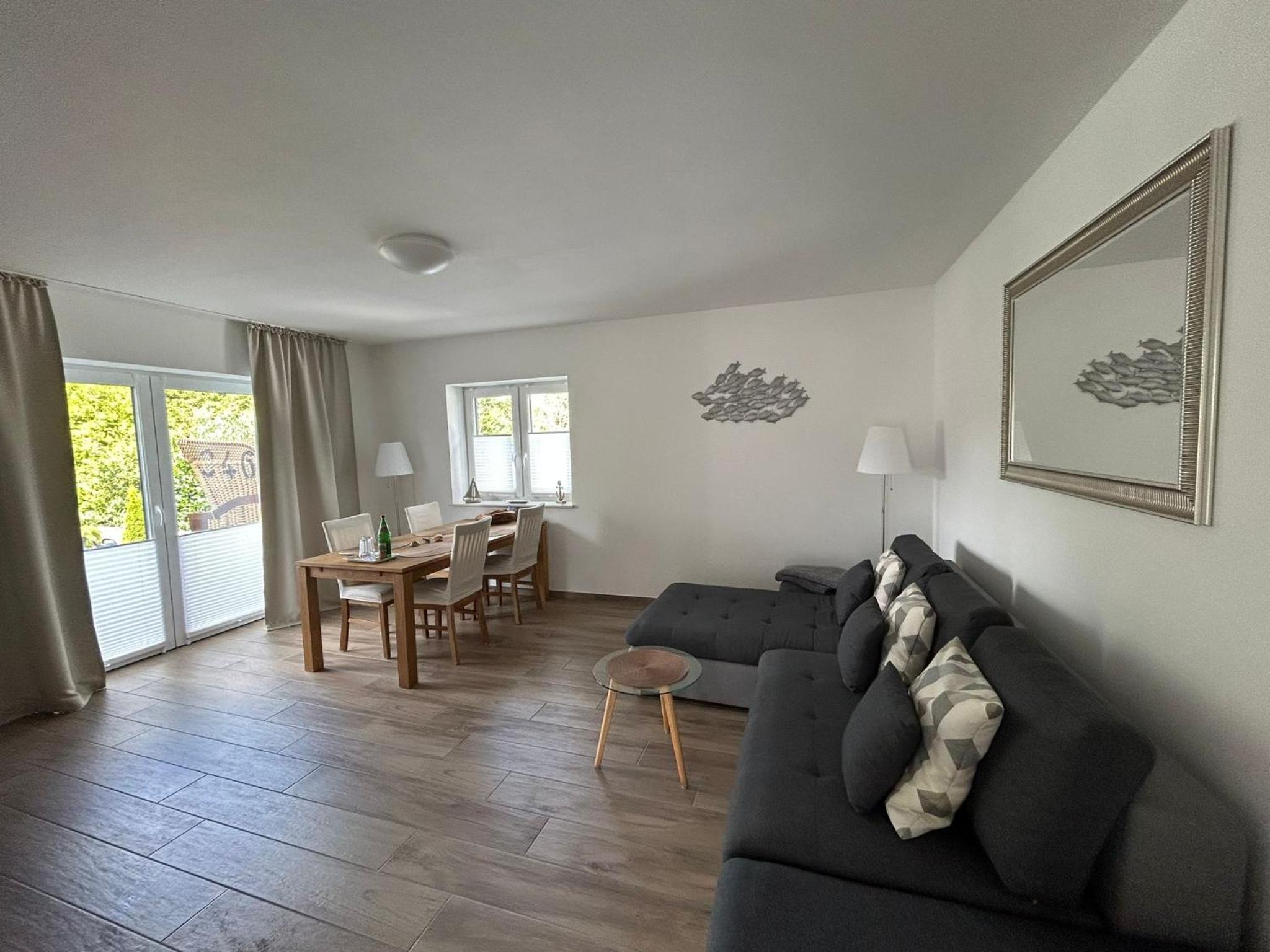 One-Bedroom Apartment - Photo 1