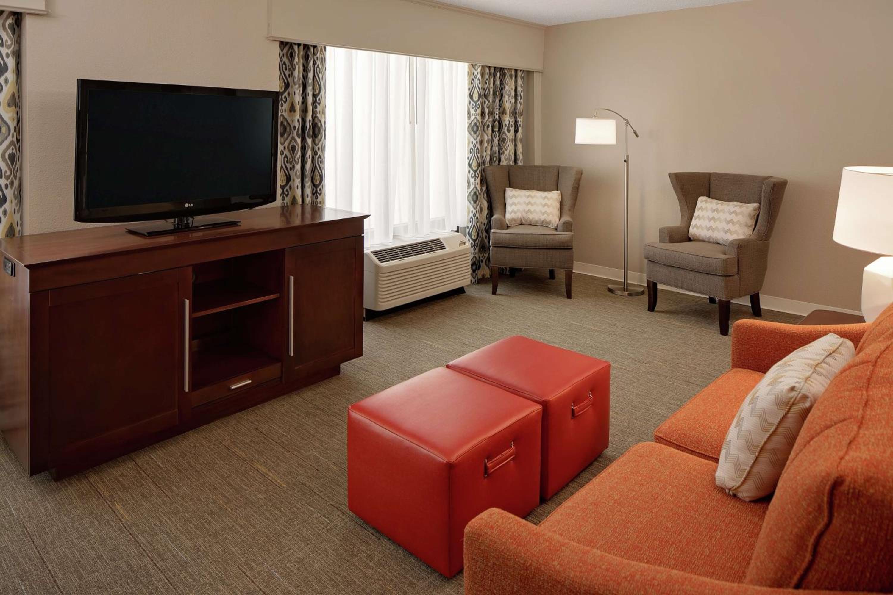 One-Bedroom King Suite - Non-Smoking - Photo 1