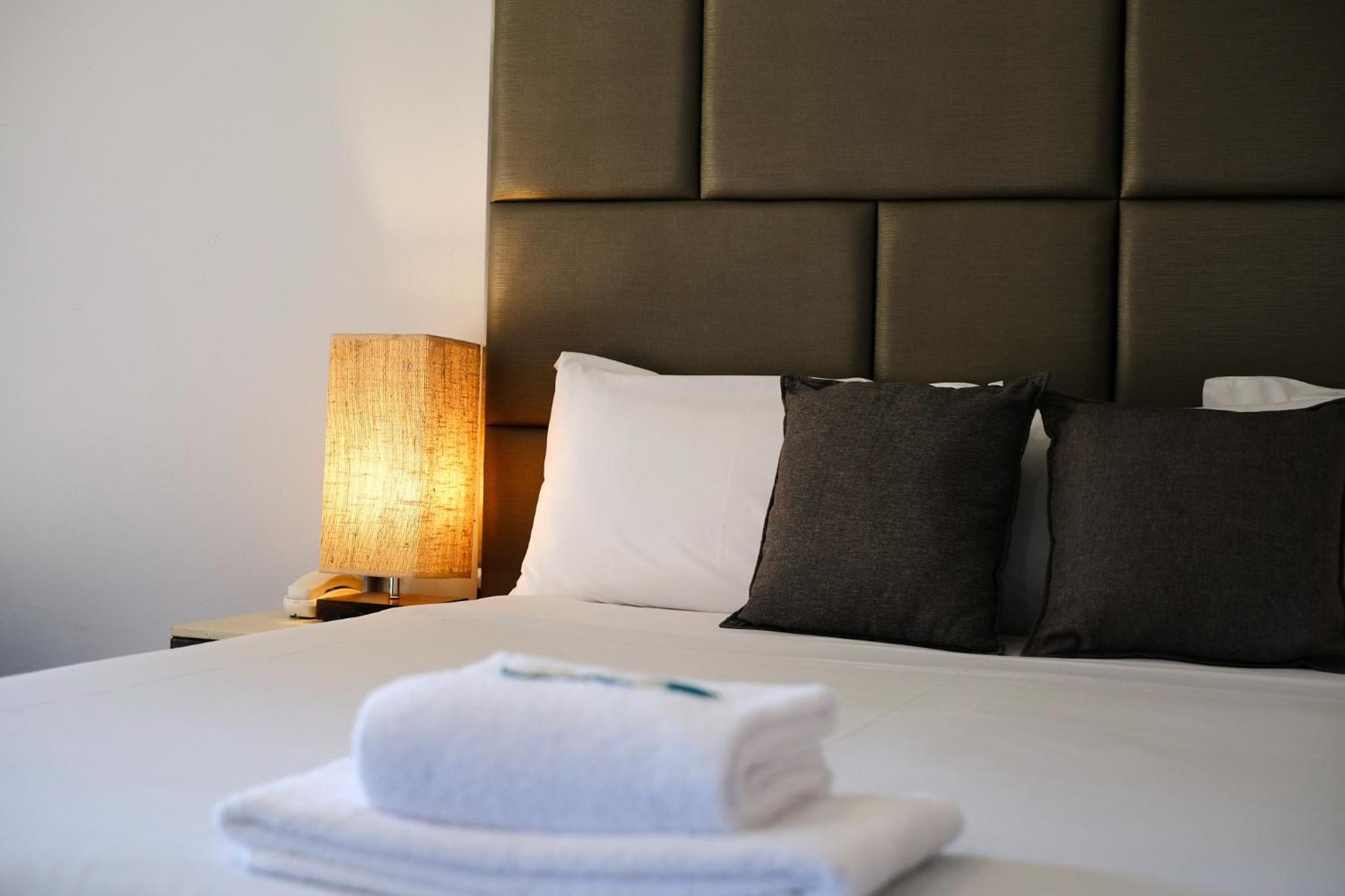 Standard King Room - Photo 3