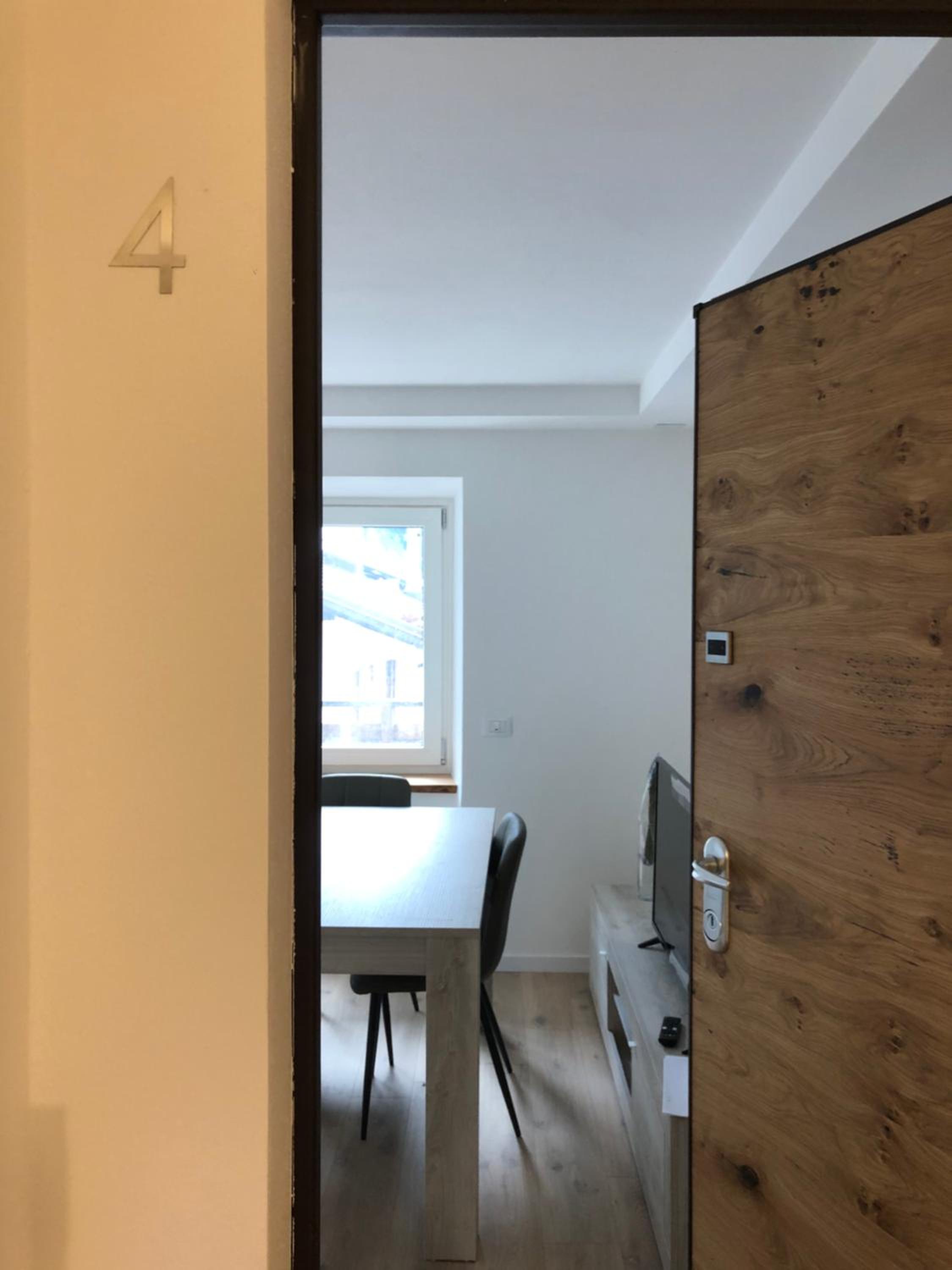 Apartment with Balcony photo 3