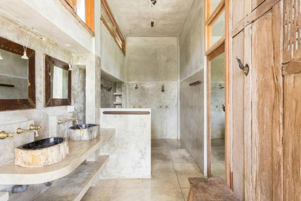 Villa with Private Pool - Photo 25