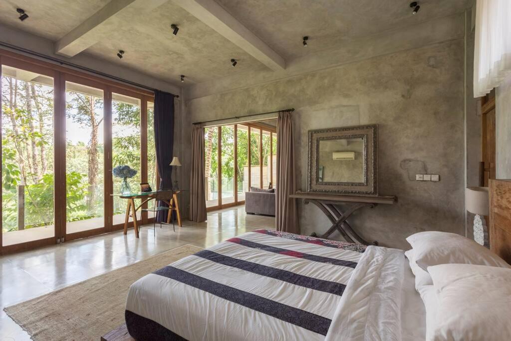 Villa with Private Pool - Photo 18