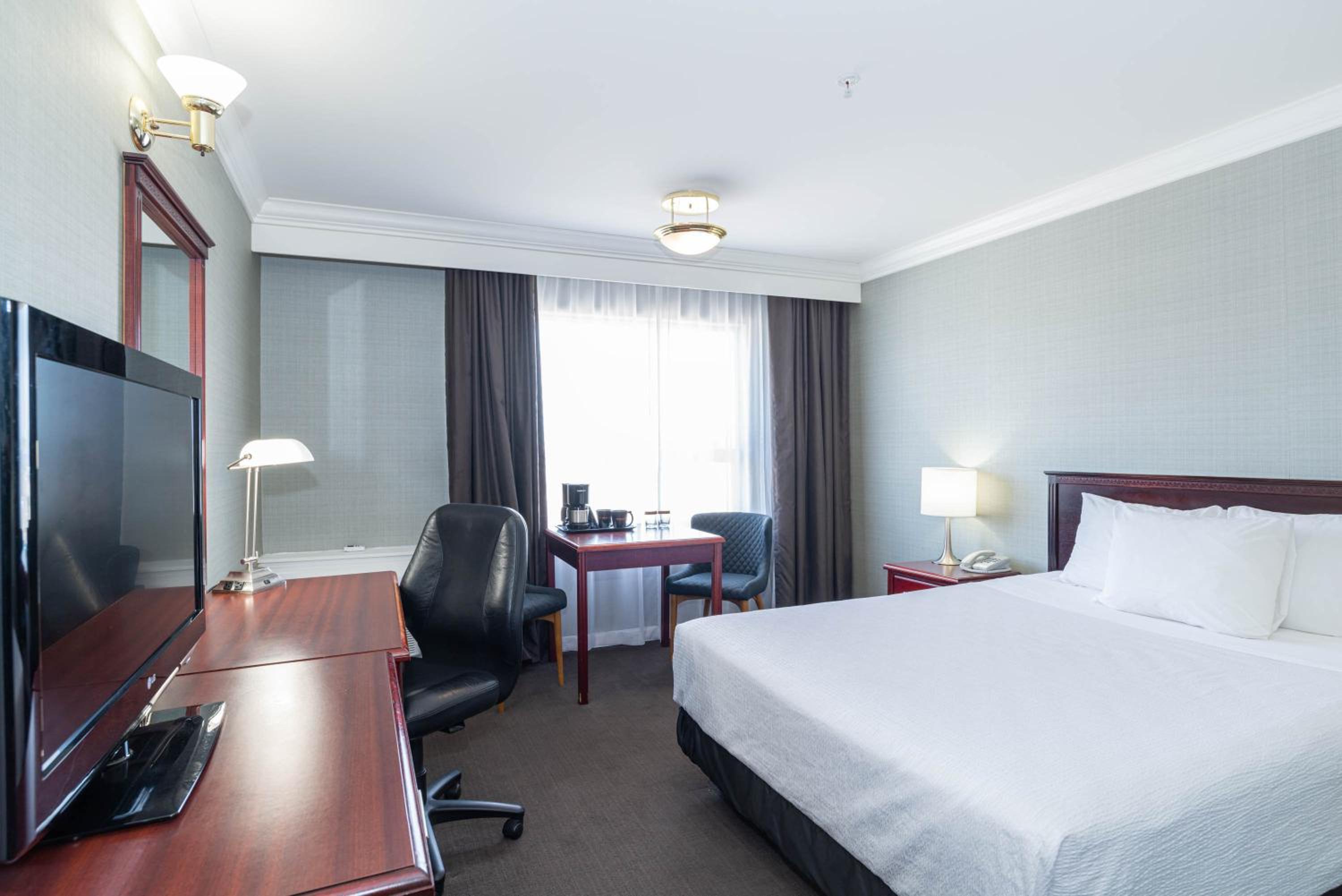 Standard Room, 1 Queen Bed - Photo 1