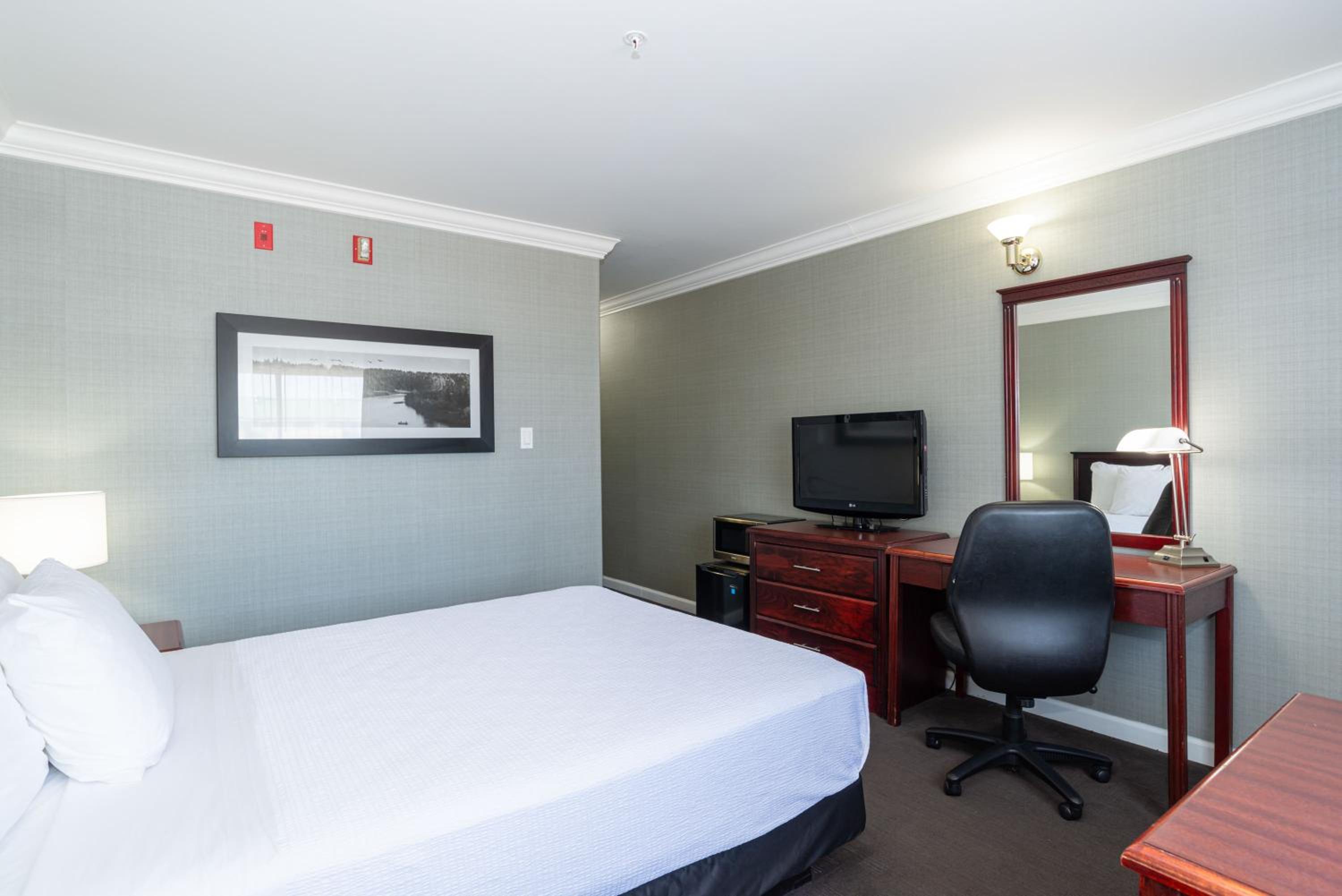 Standard Room, 1 Queen Bed - Photo 2