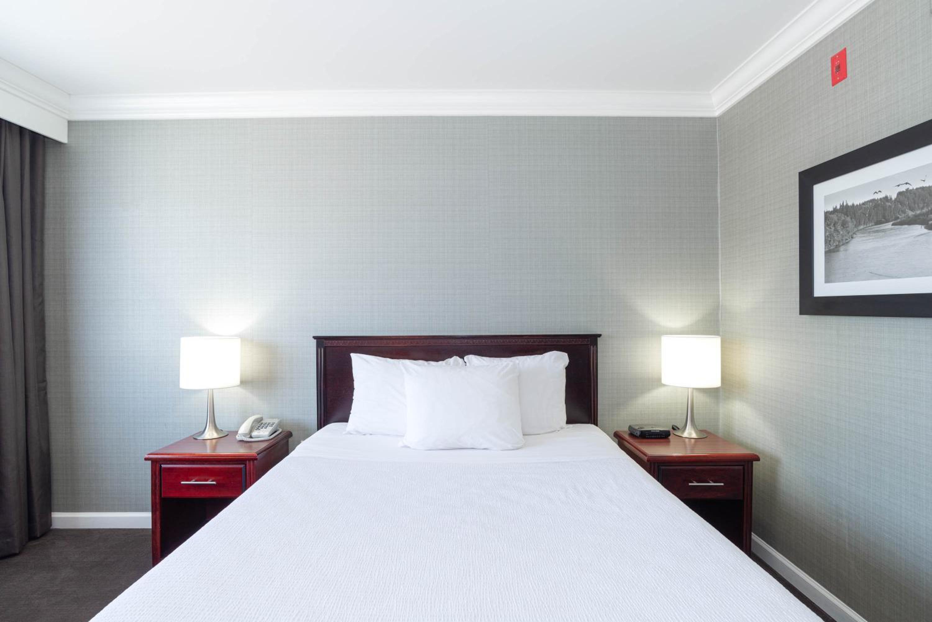 Standard Room, 1 Queen Bed - Photo 3
