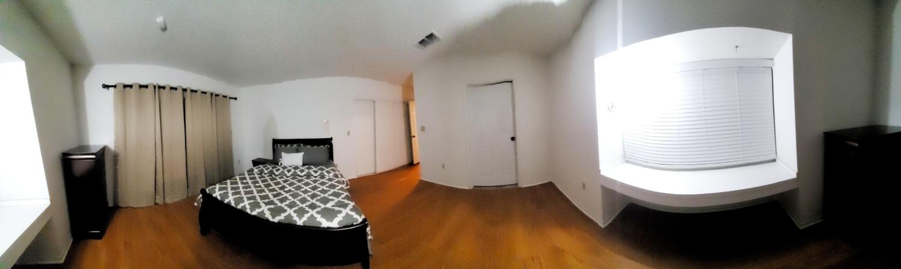 Four-Bedroom House photo 1