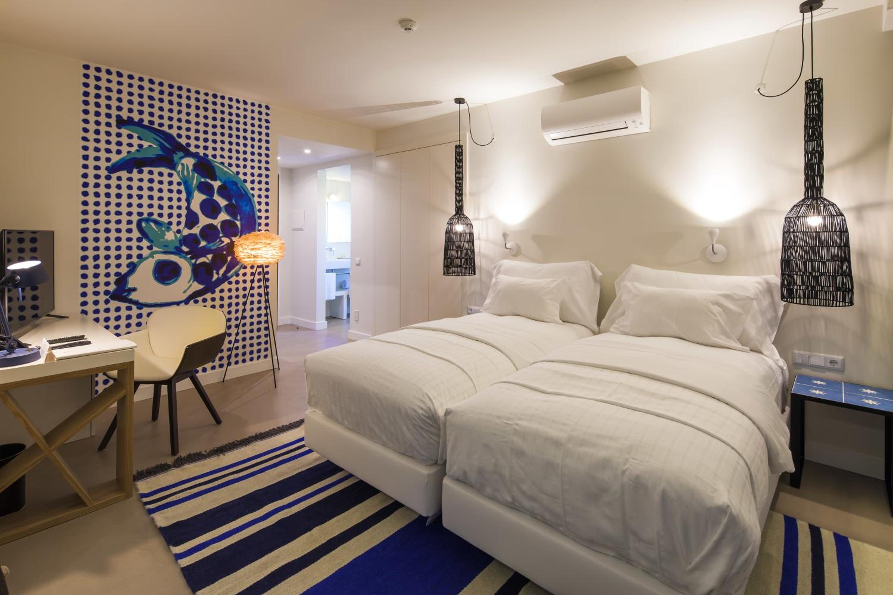 Deluxe Double or Twin Room - Photo 6