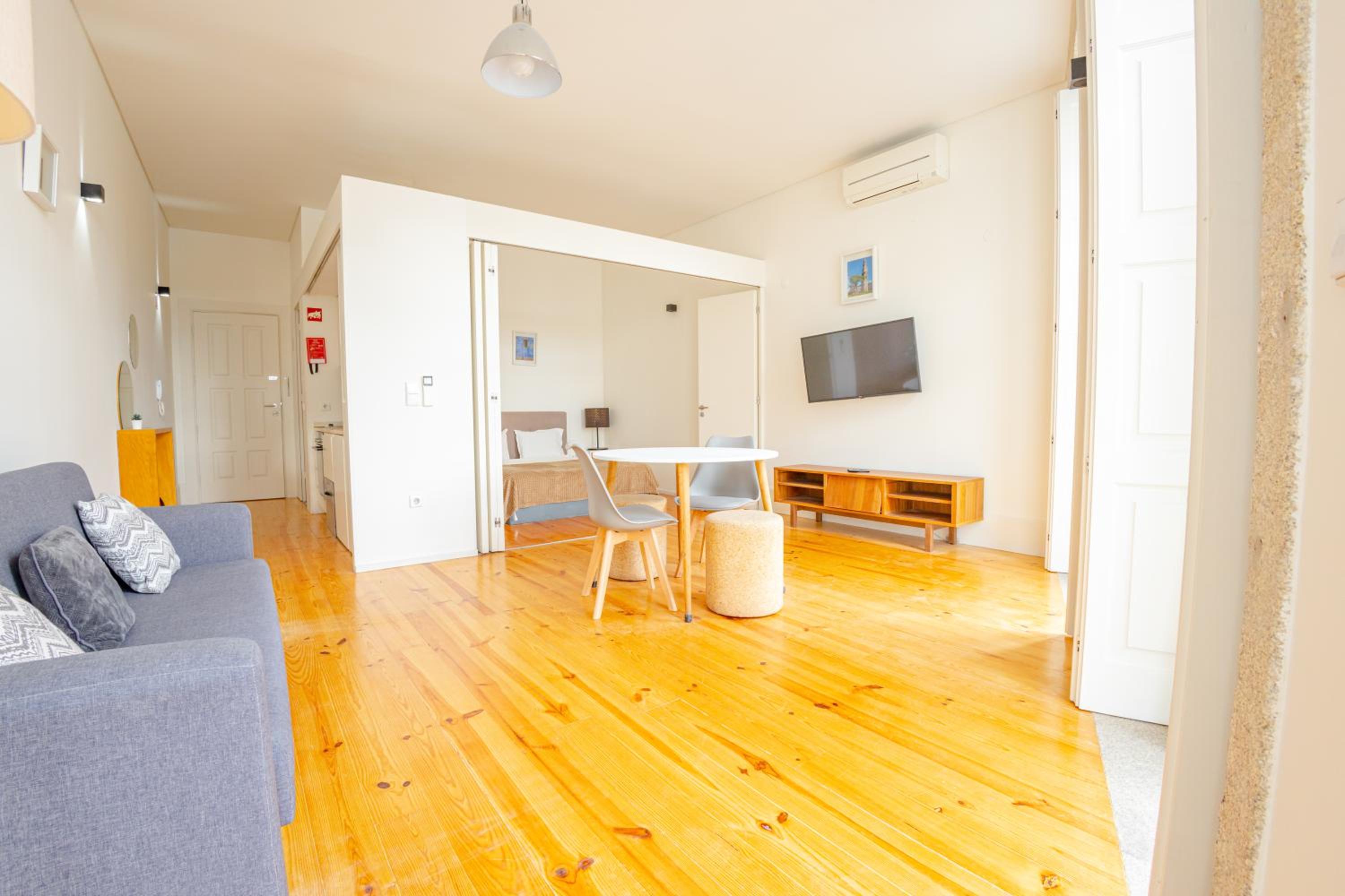 One-Bedroom Apartment
