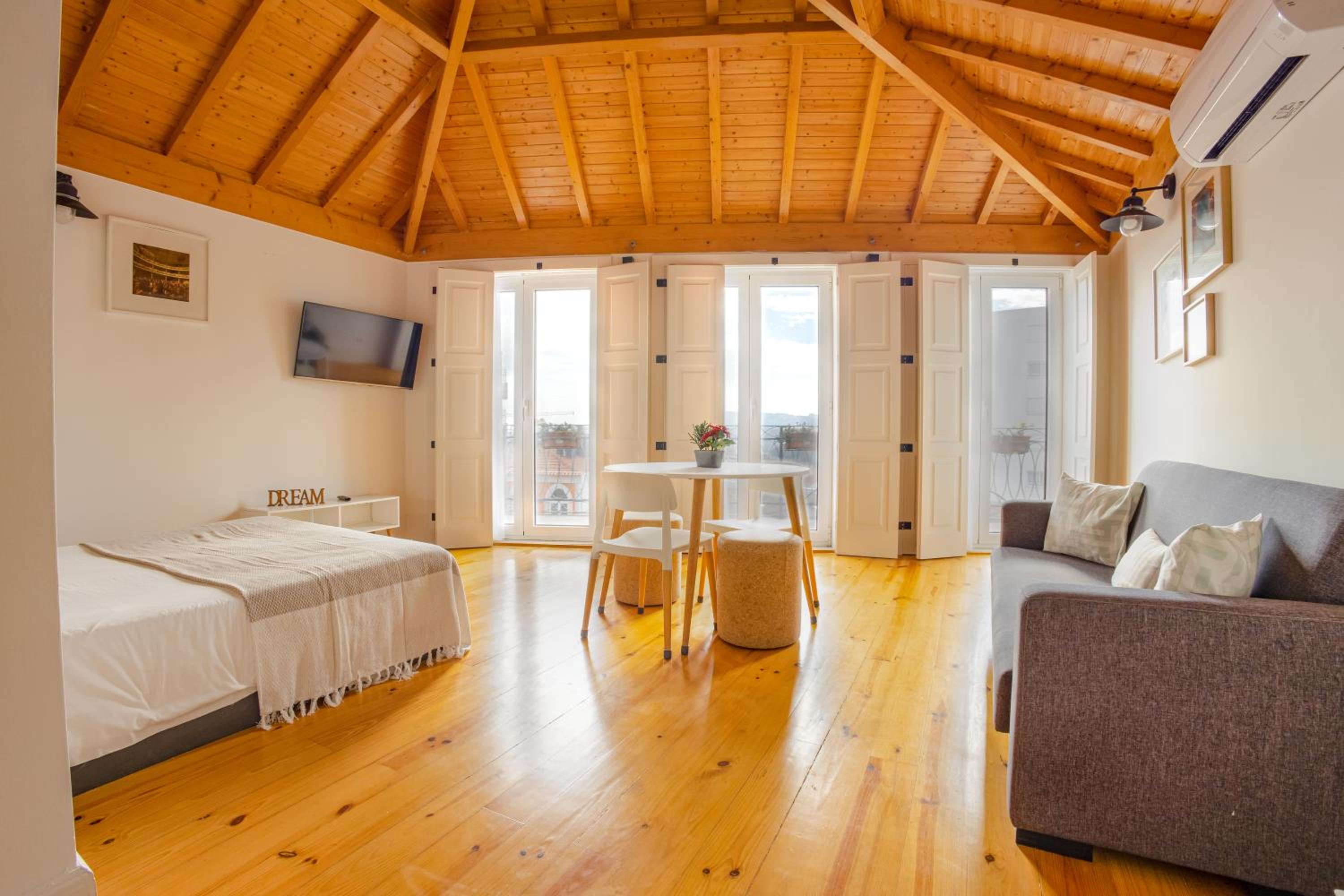 Studio Apartment