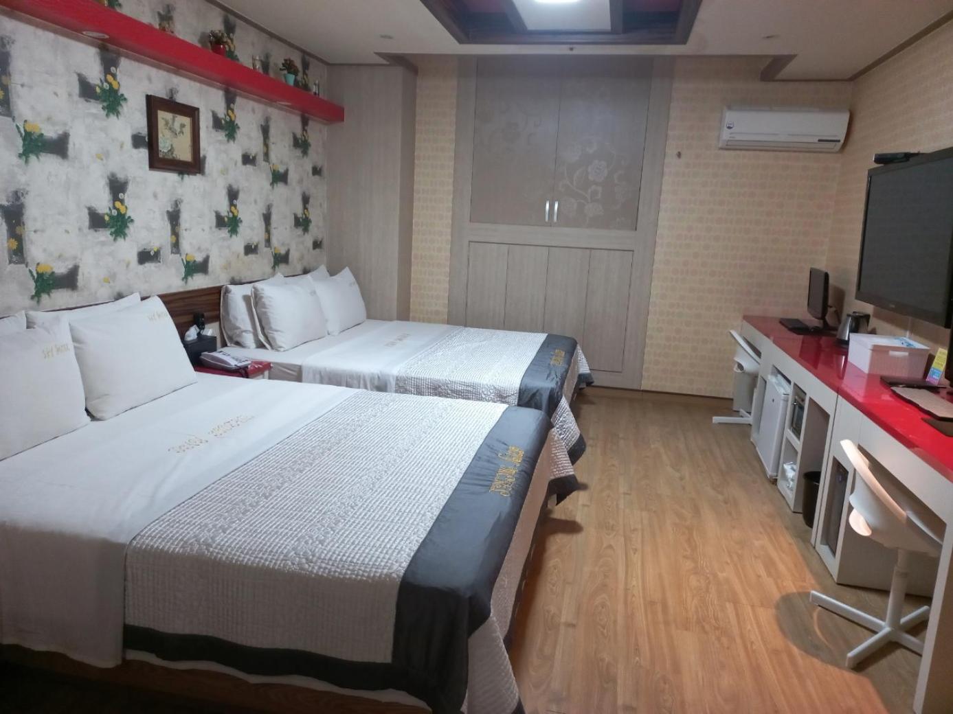 Standard Twin Room photo 1