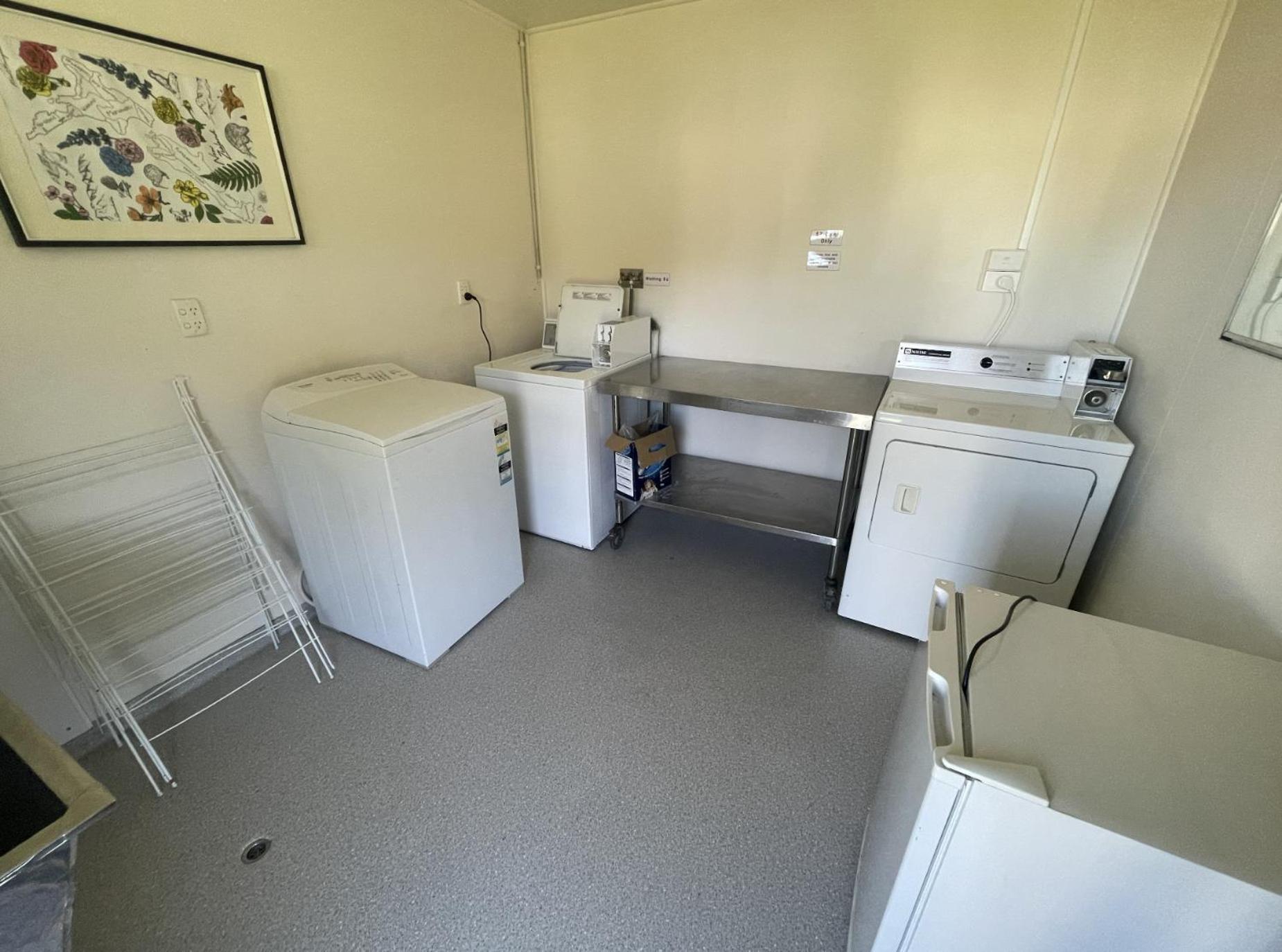 Twin Room with Shared Bathroom photo 2