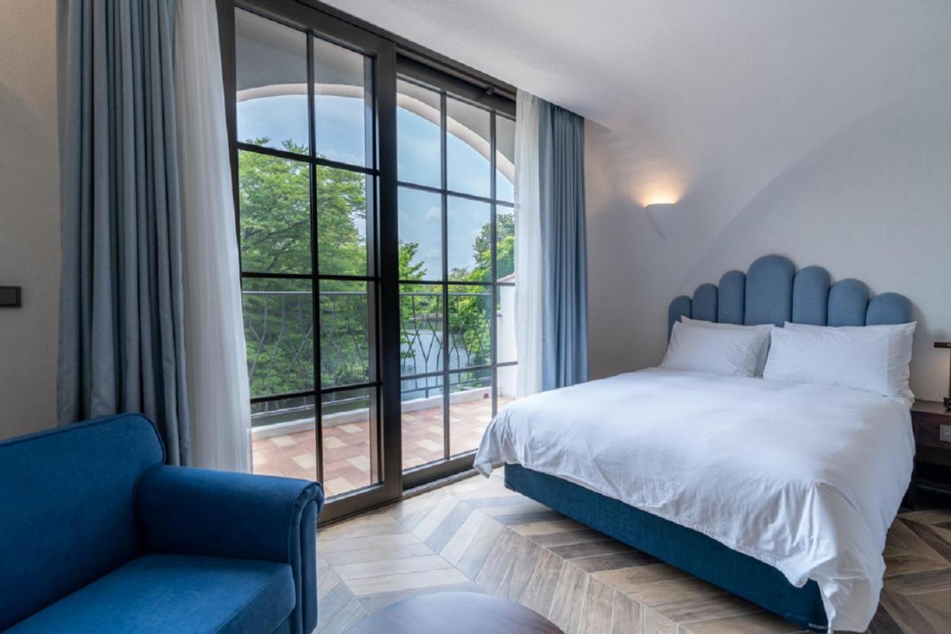 Deluxe Twin Room with Forest View photo 2