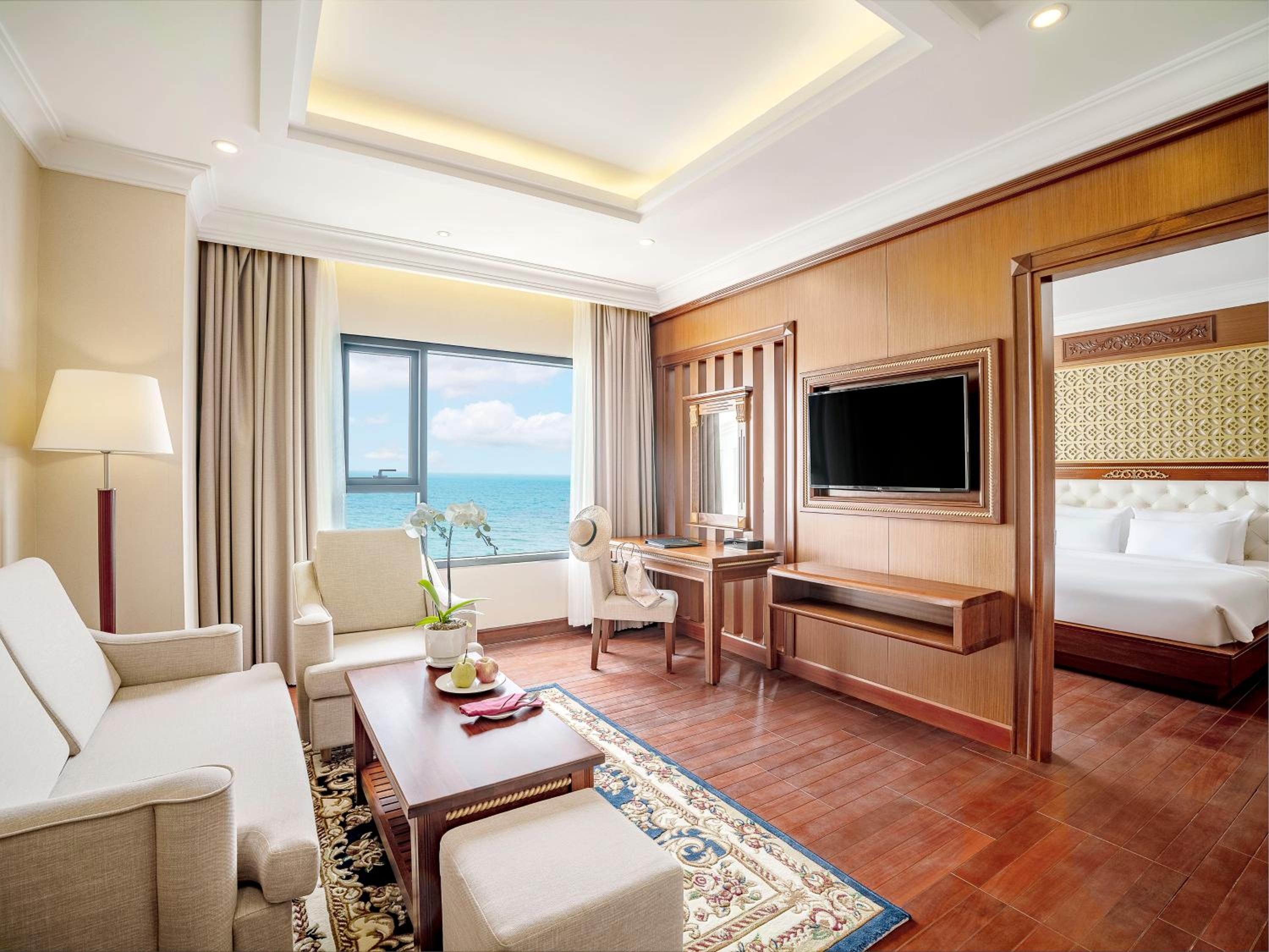 Executive Suite - Ocean Front photo 3