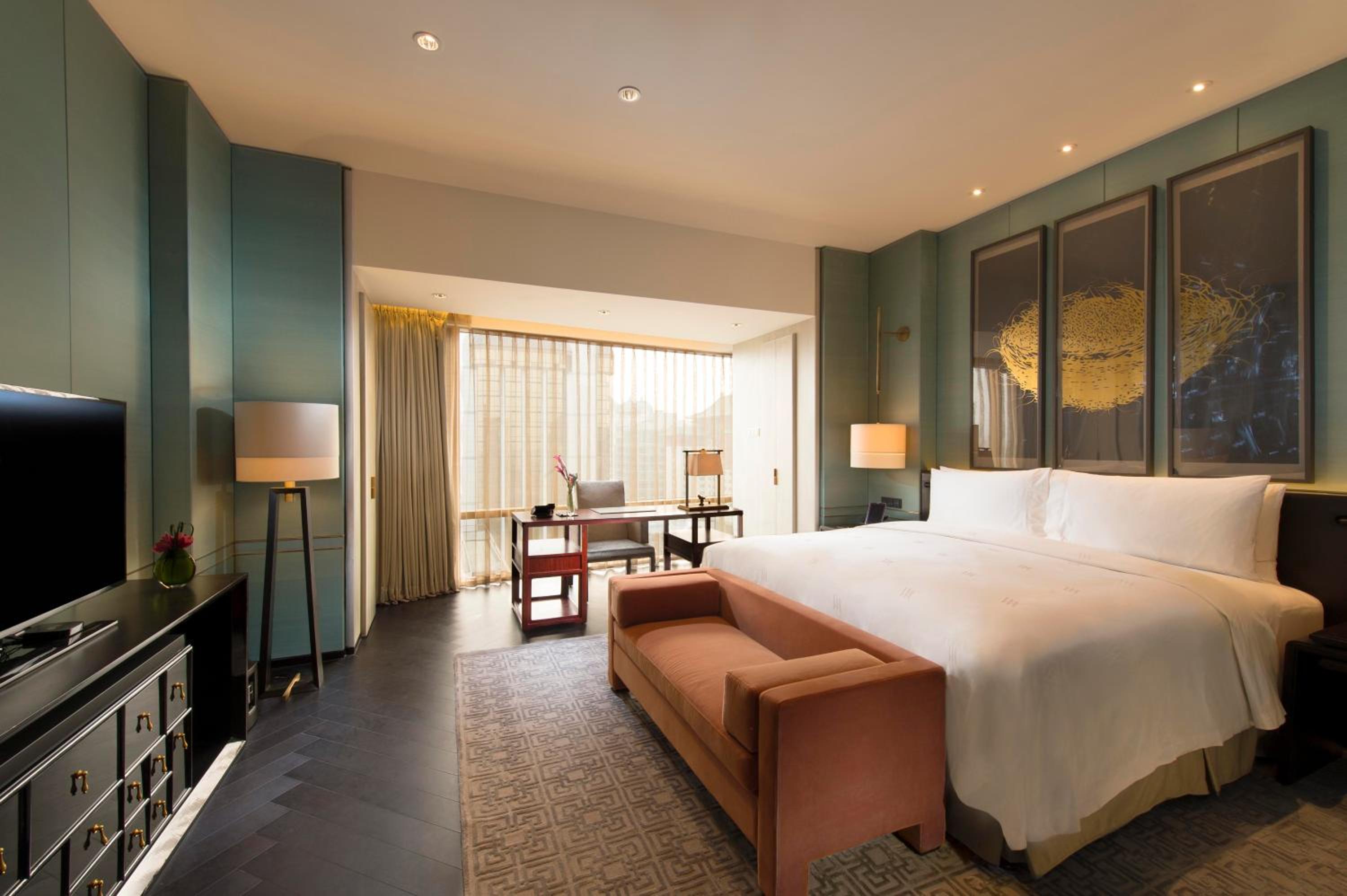 Superior King Room