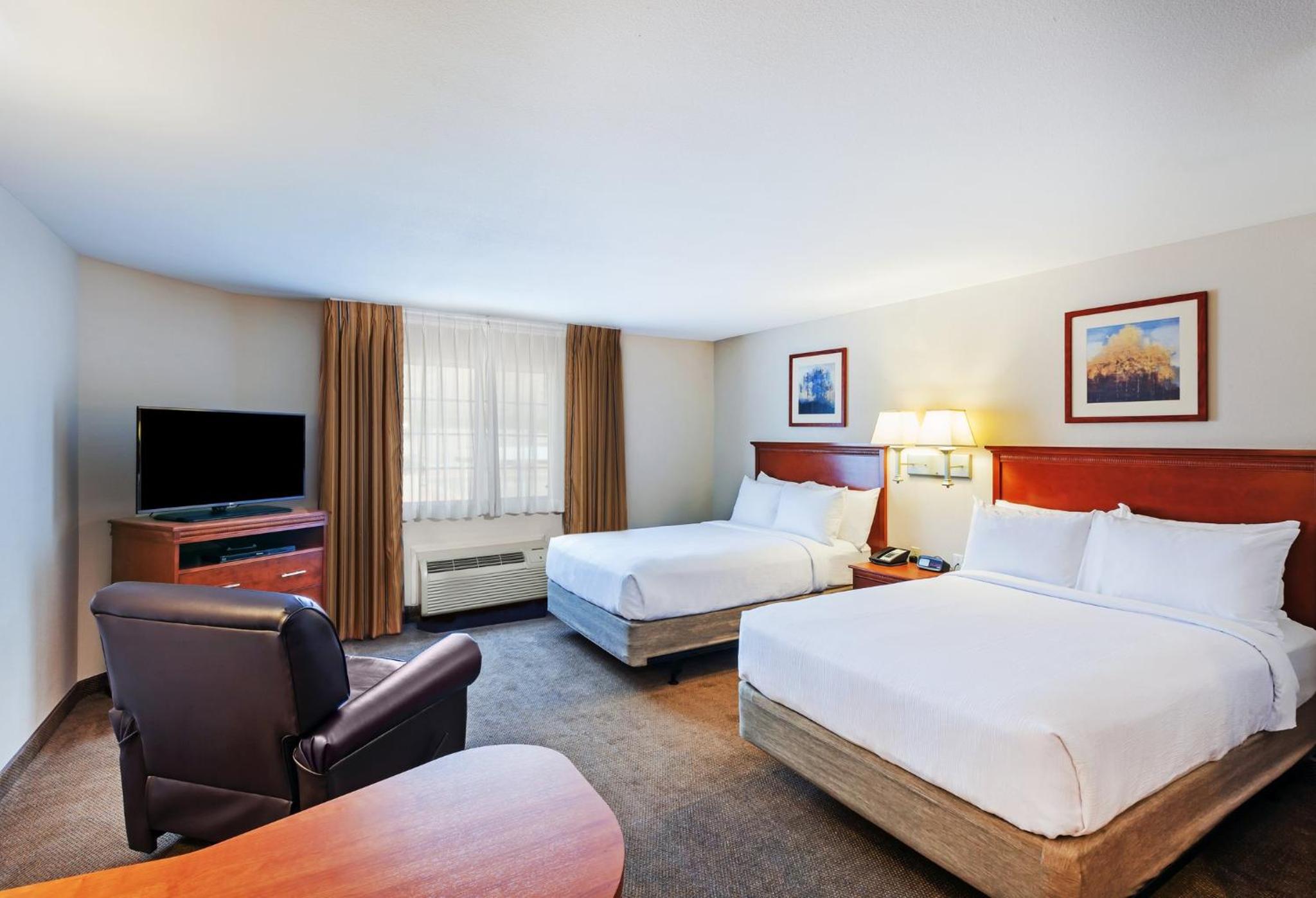 Queen Studio Suite with Two Queen Beds and Full Kitchen - Photo 5