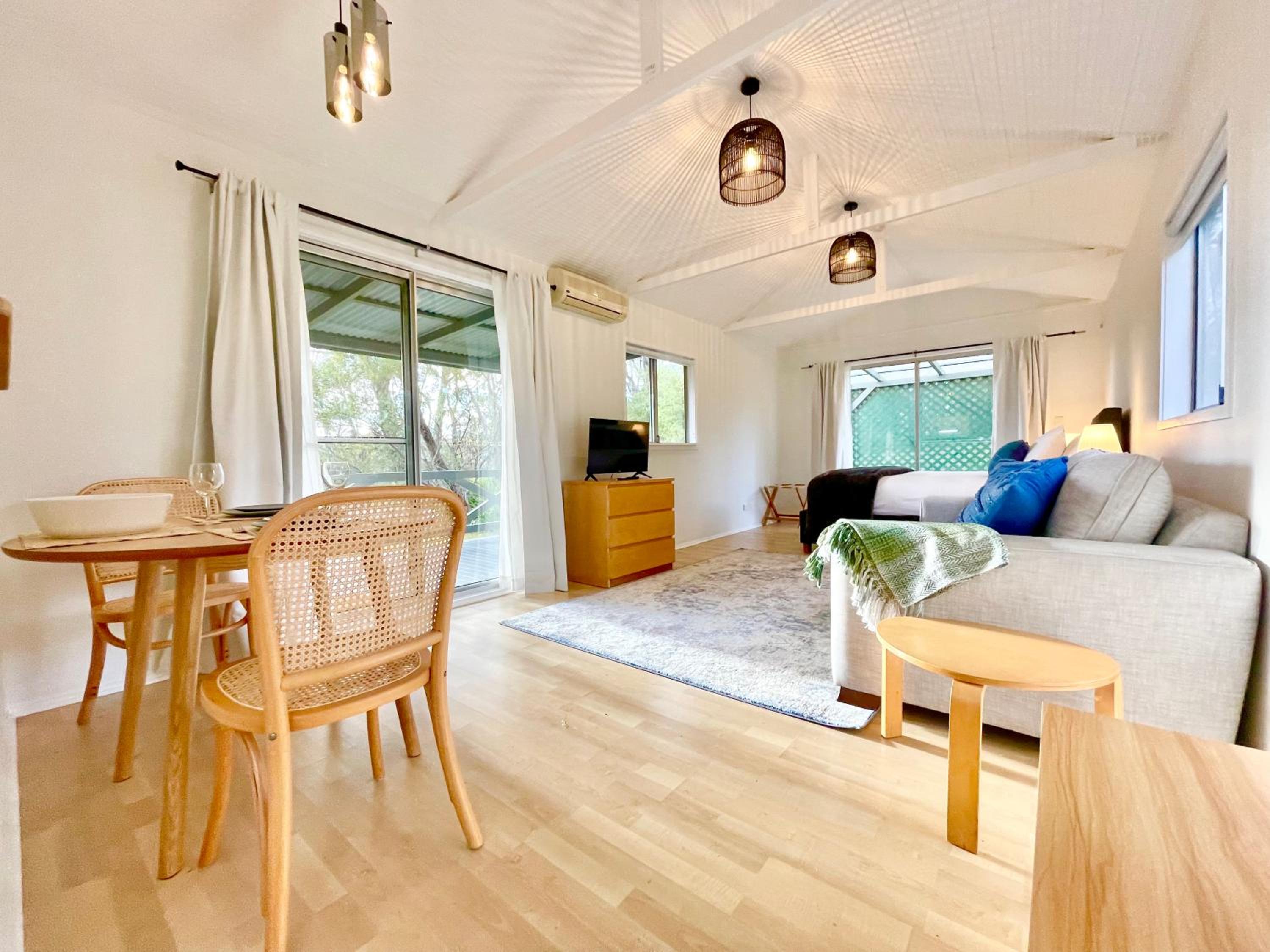 One-Bedroom House photo 1