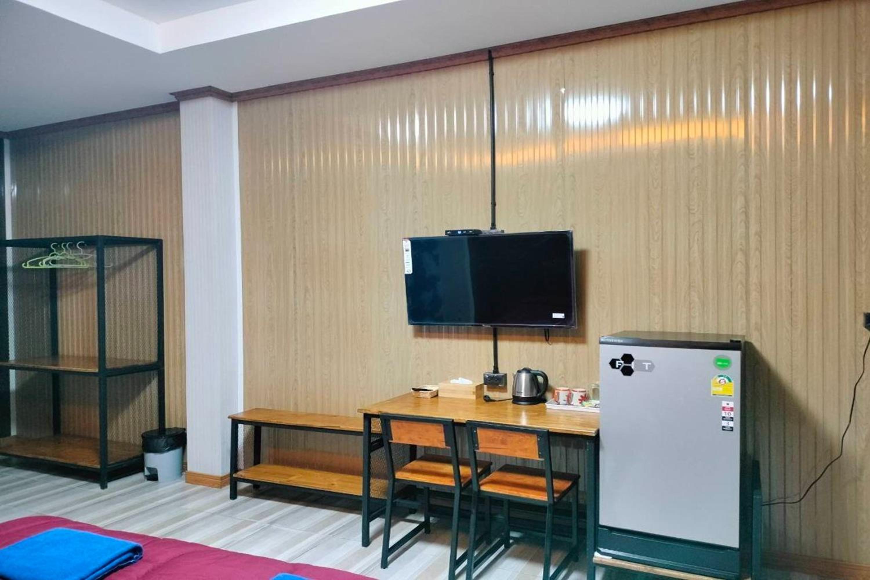 Standard King Room - Photo 2