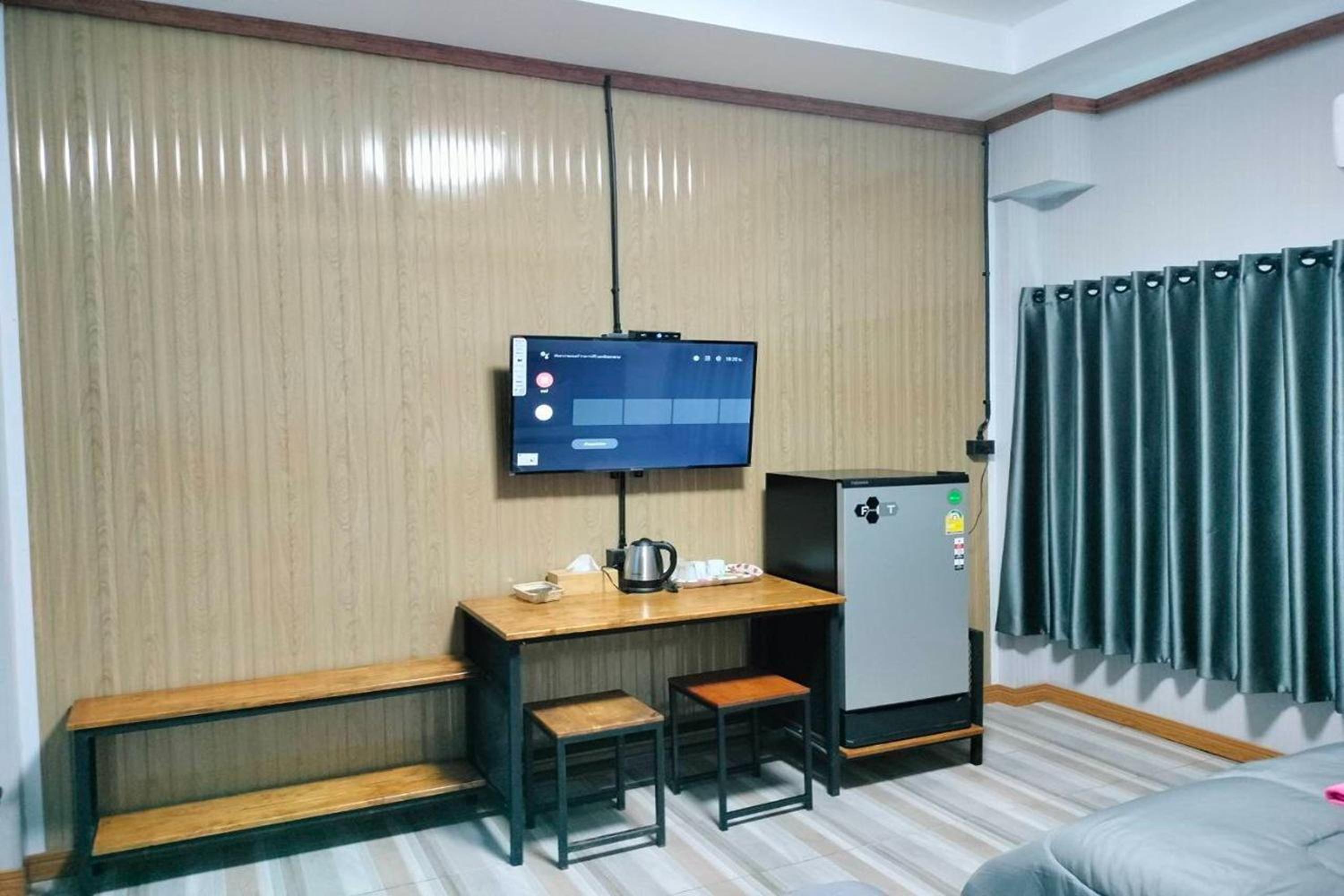Standard King Room - Photo 3