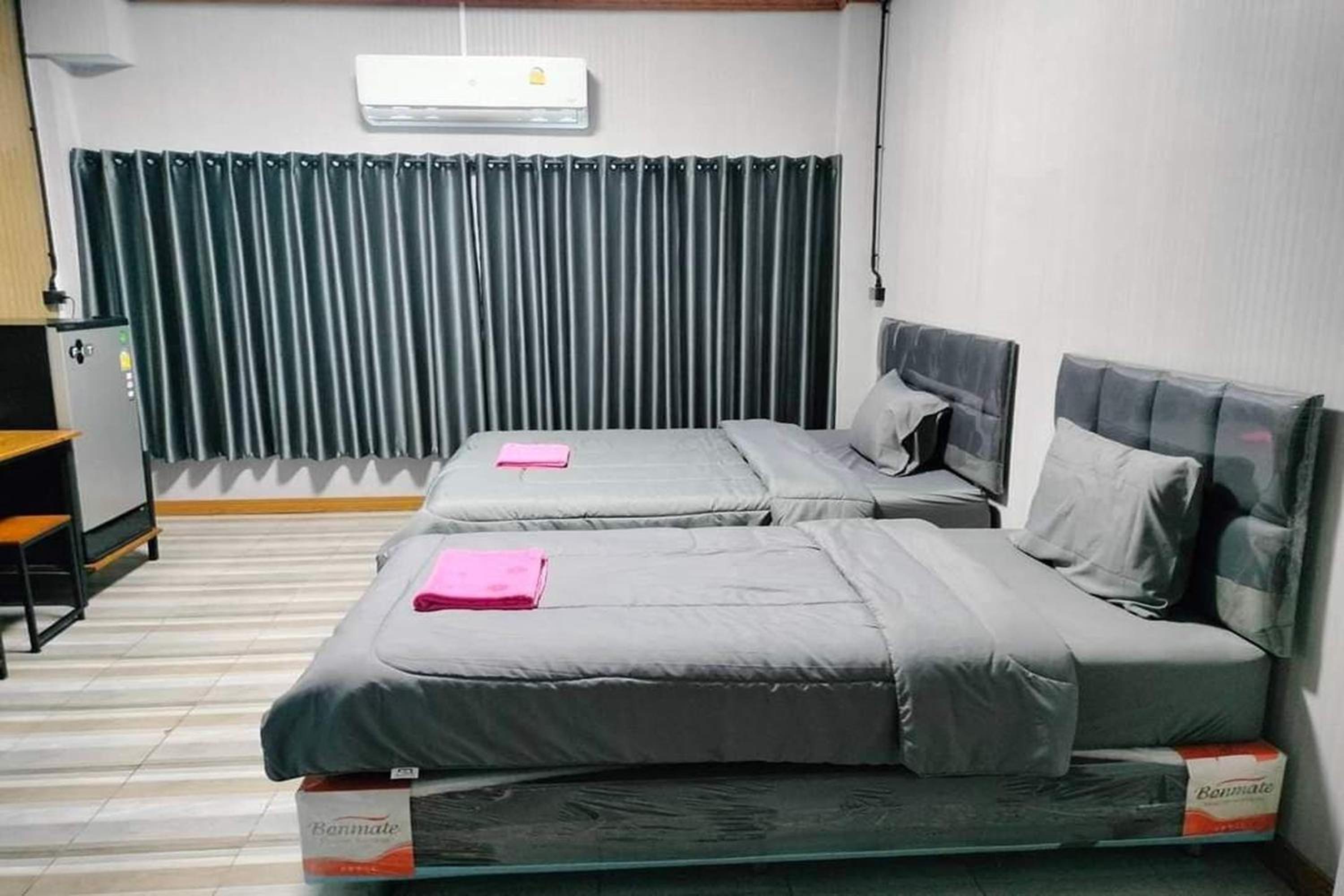 Standard Twin Room - Photo 3