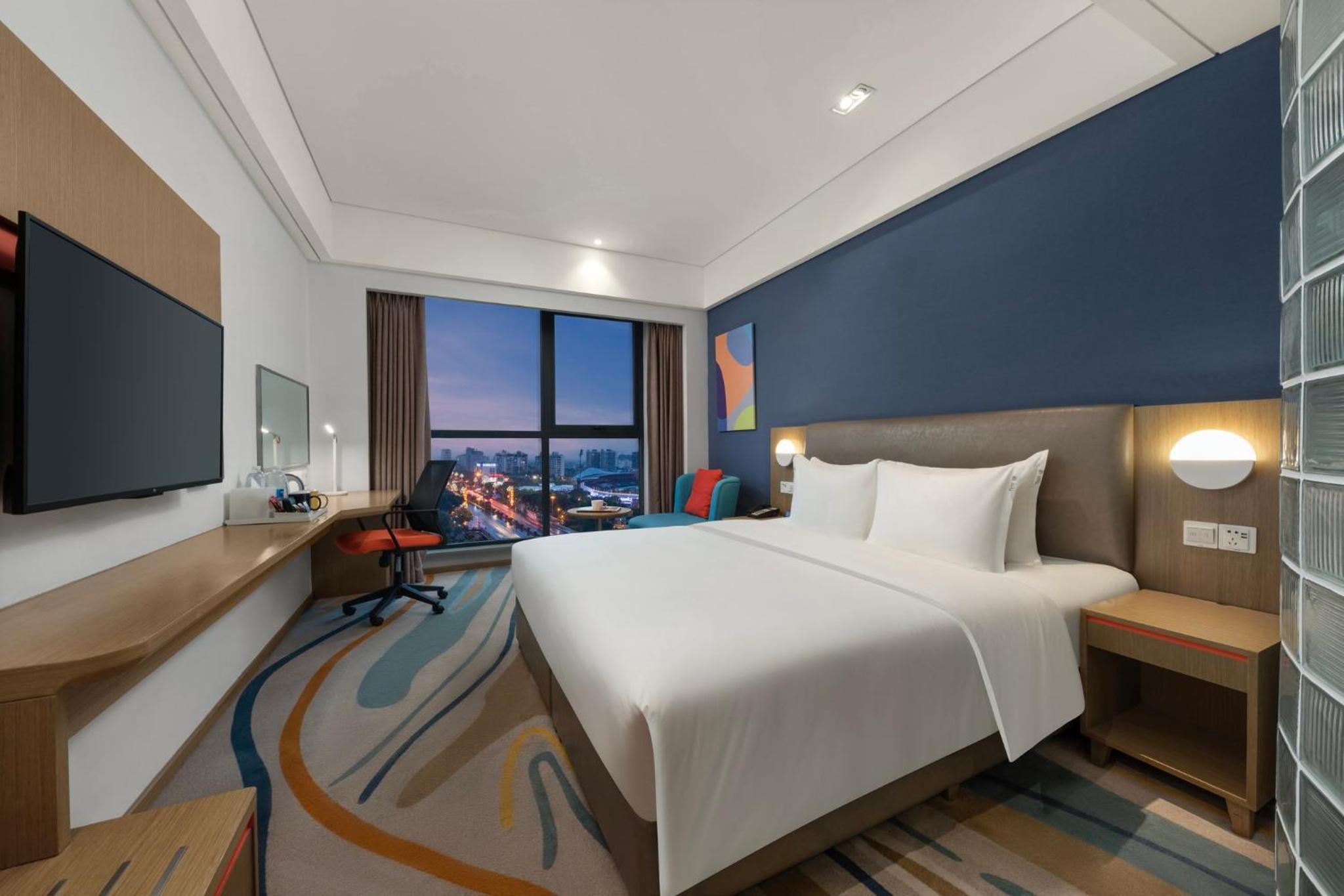 Standard King Room - Photo 5