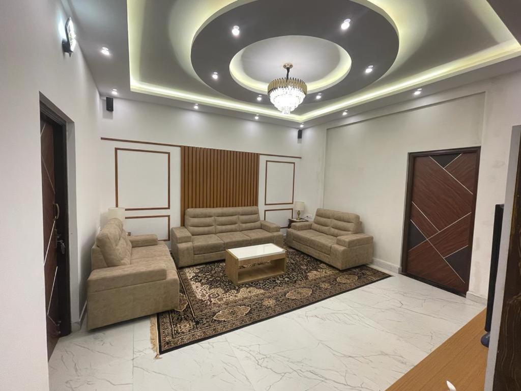 Deluxe Double Room (2 Adults + 1 Child)