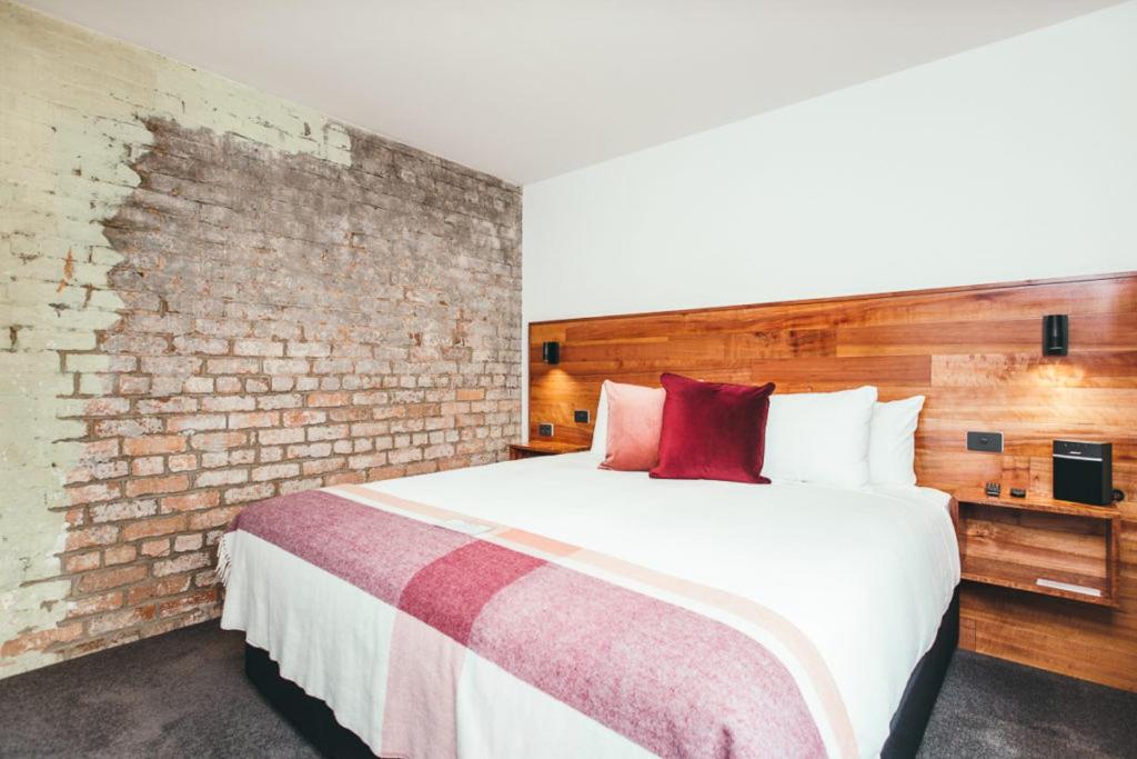 King Room - Brownell thumbnail 6