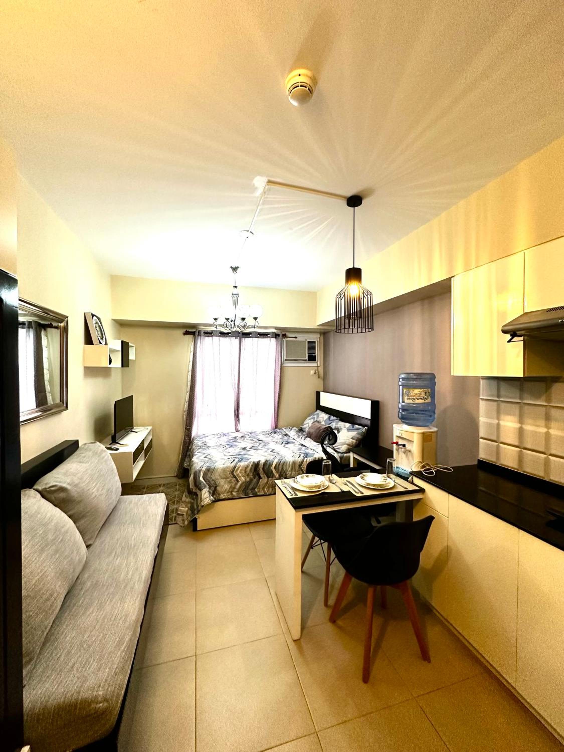 One-Bedroom Apartment photo 1