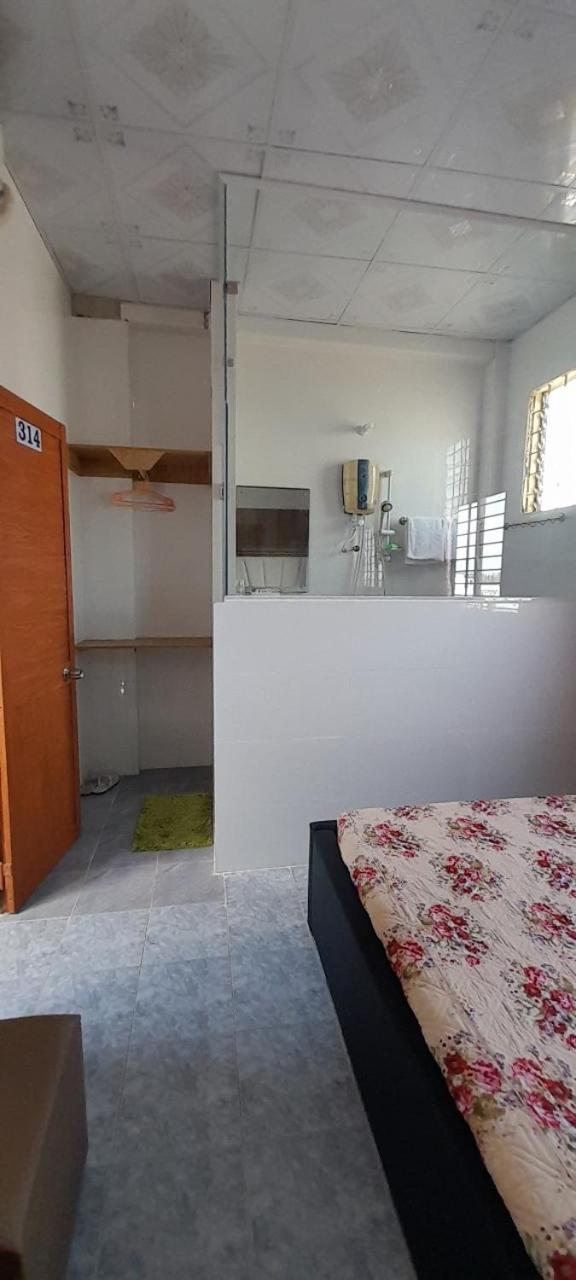 Double Room - Photo 16