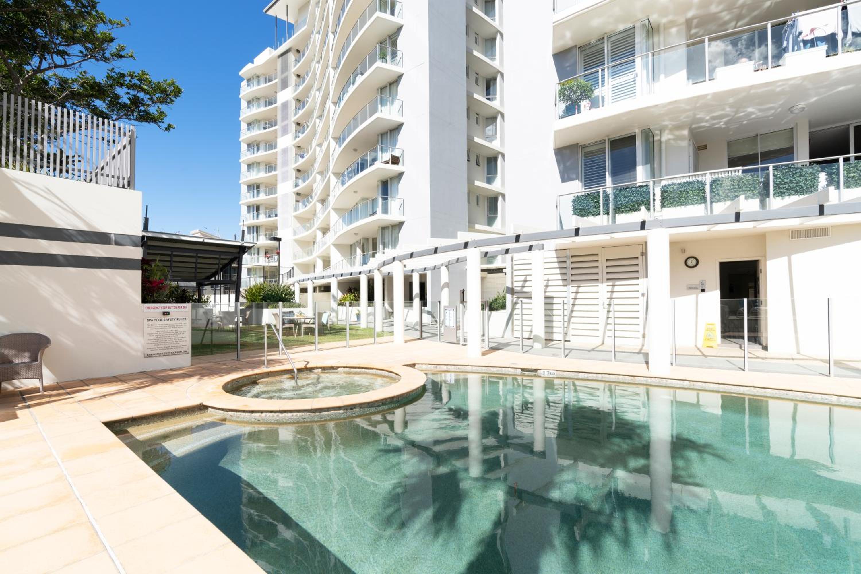 One-Bedroom Apartment with Ocean View photo 3