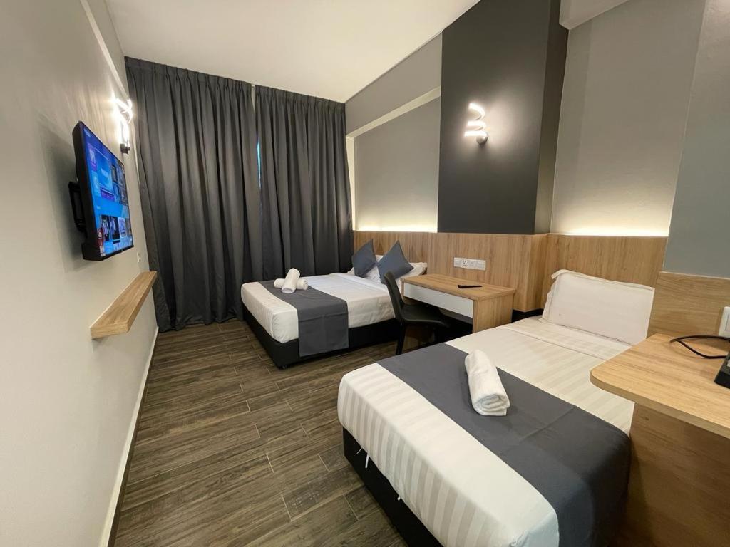 Deluxe Triple Room - Photo 3