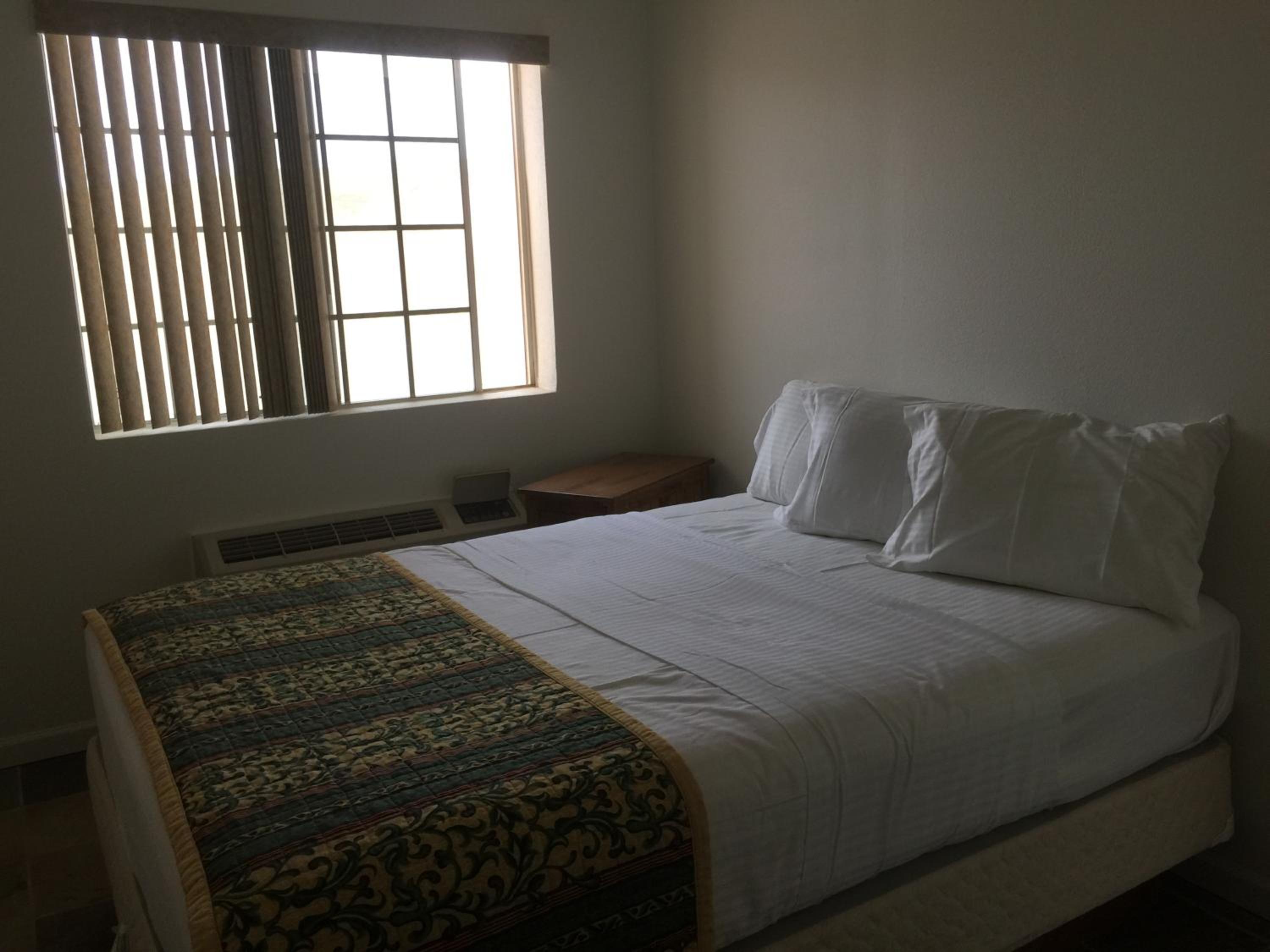 One-Bedroom Suite - Photo 1