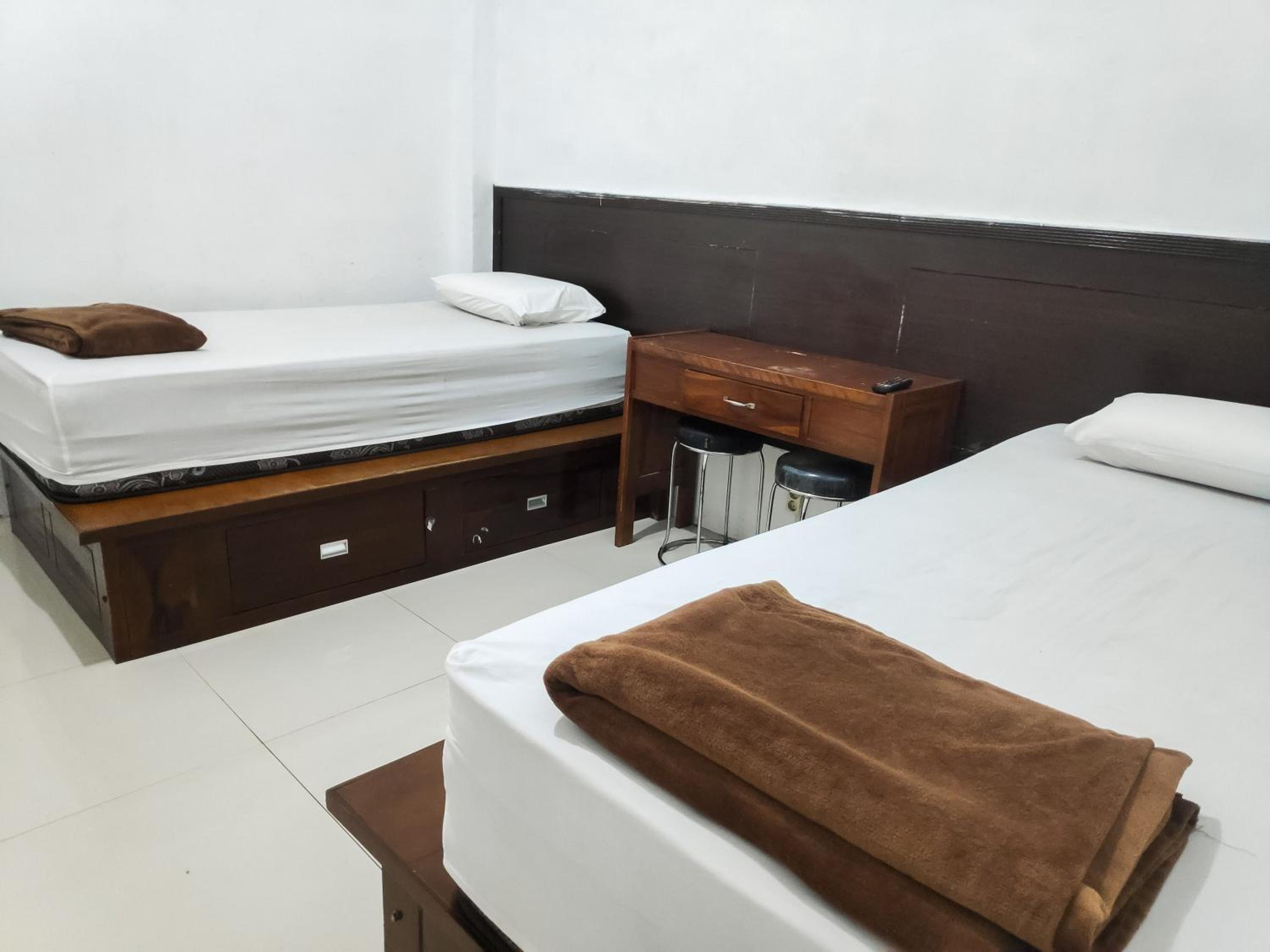 Standard Twin Room - Photo 1